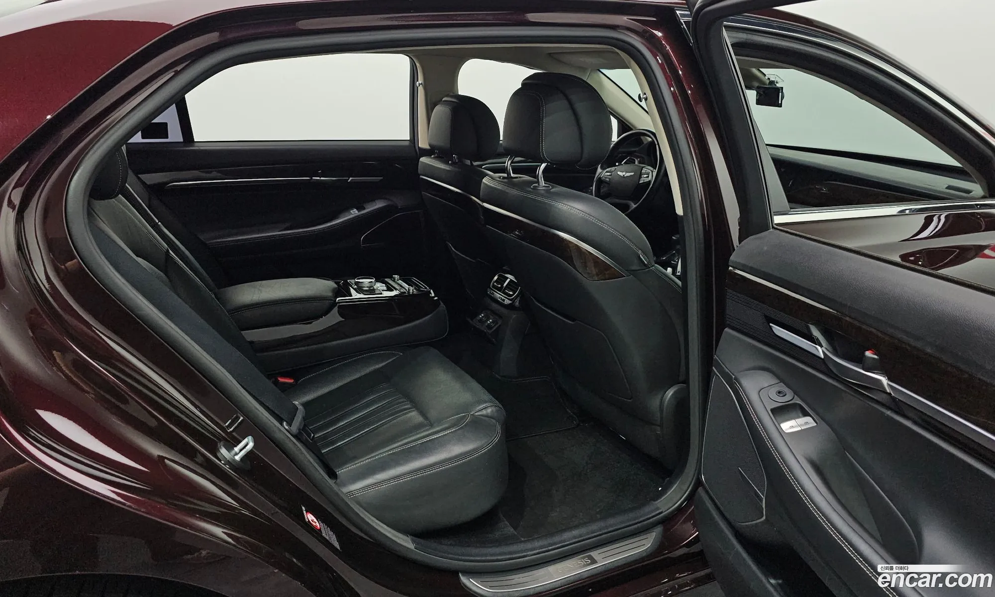 Genesis G90 2019 KMHG141DDKU076110 — 9