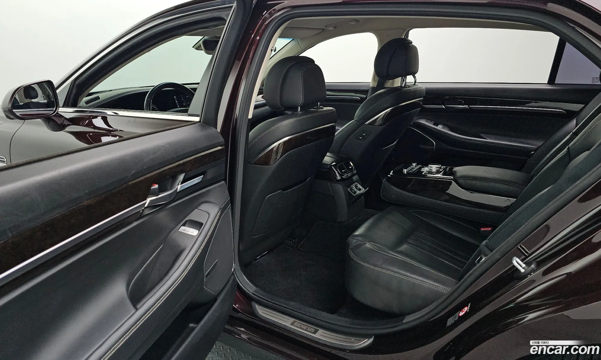 Genesis G90 2019 KMHG141DDKU076110 — 3