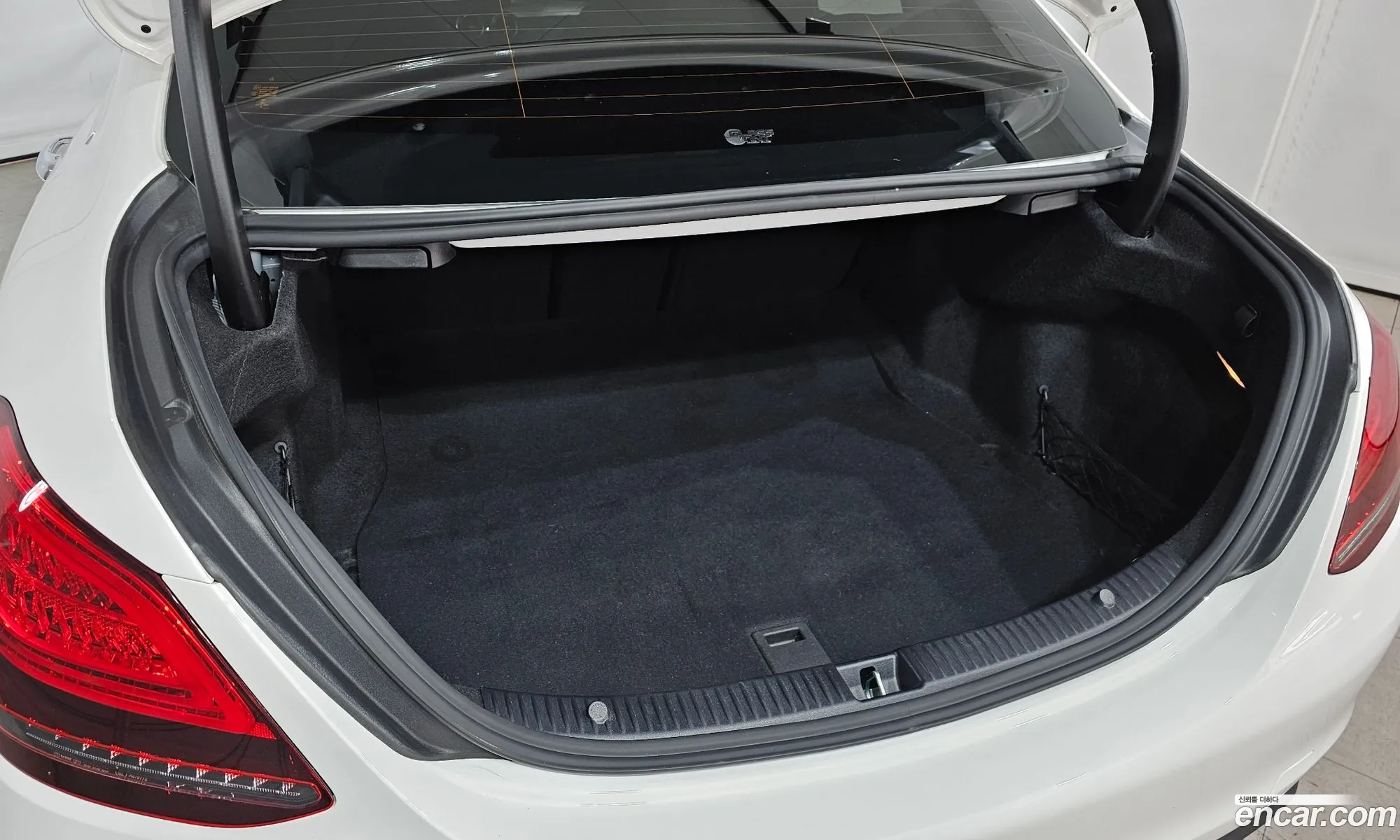 Mercedes-Benz C-Class W205 2019 — 18
