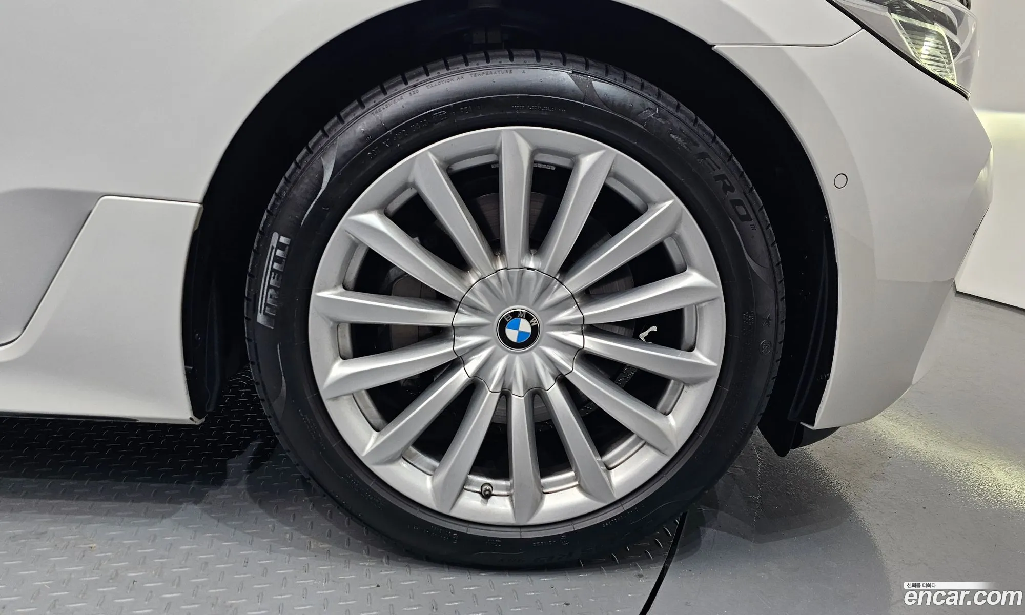 BMW 6 Series GT 2023 WBA61CC02PCM34852 — 2