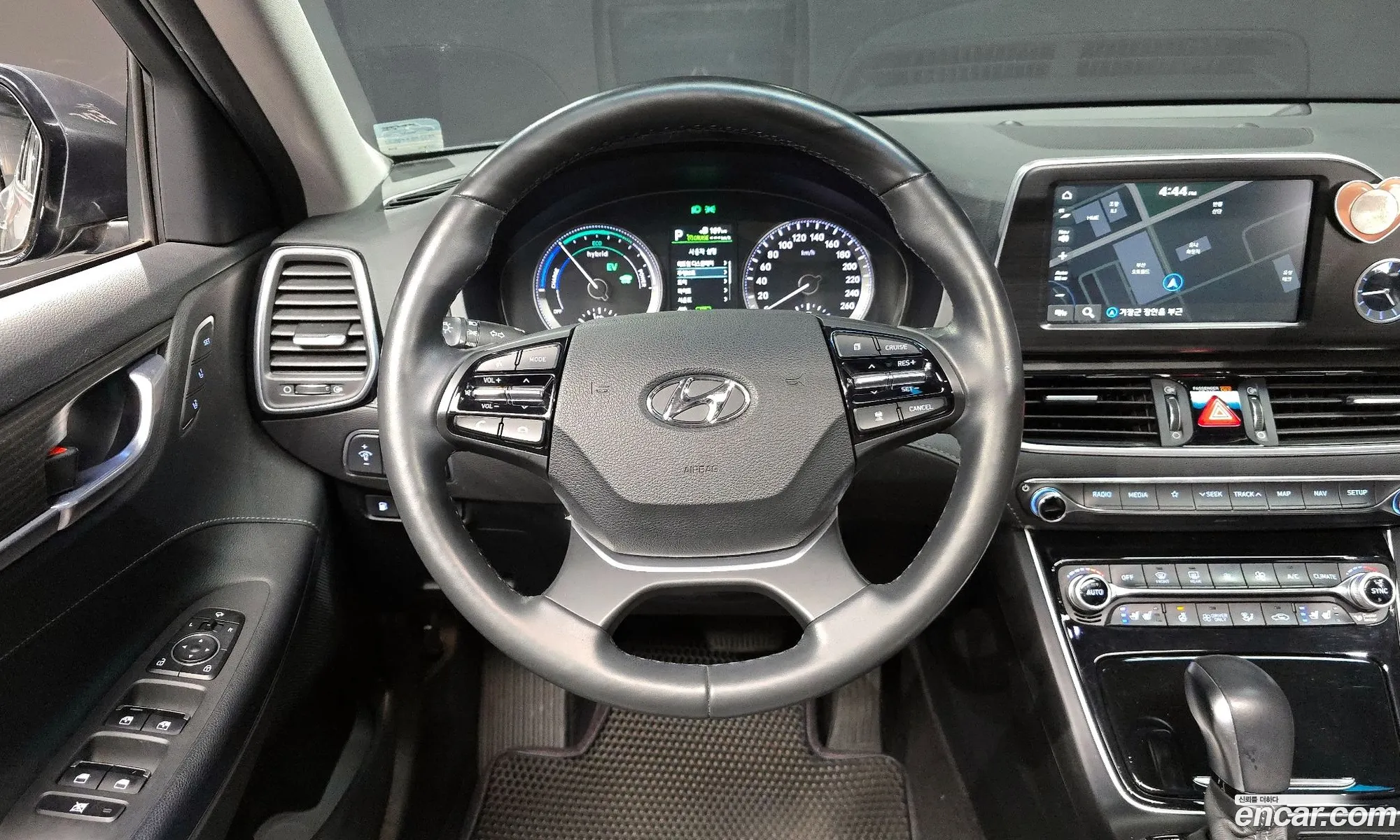 Hyundai Grandeur IG Hybrid 2017 — 3