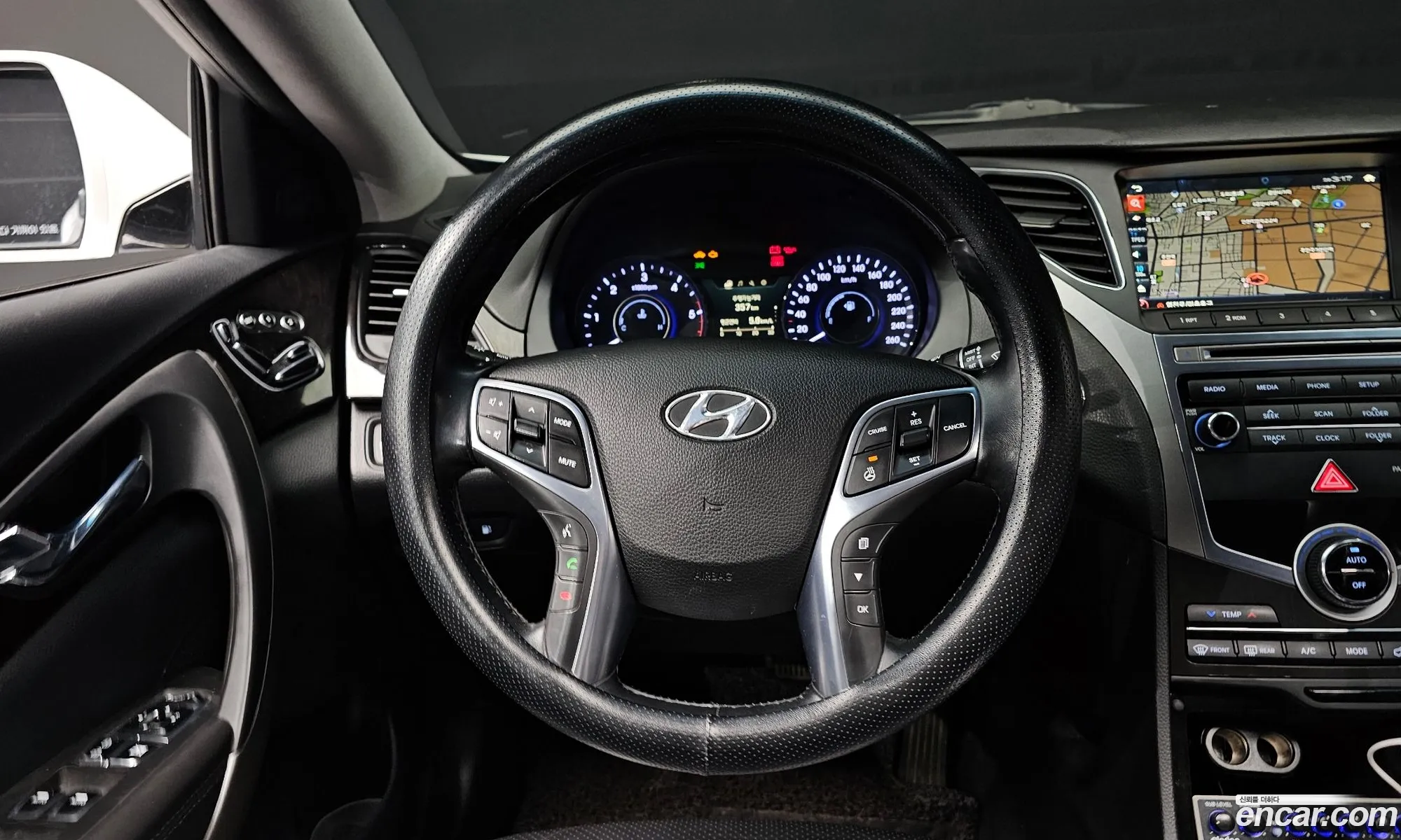Hyundai Grandeur HG 2014 — 11