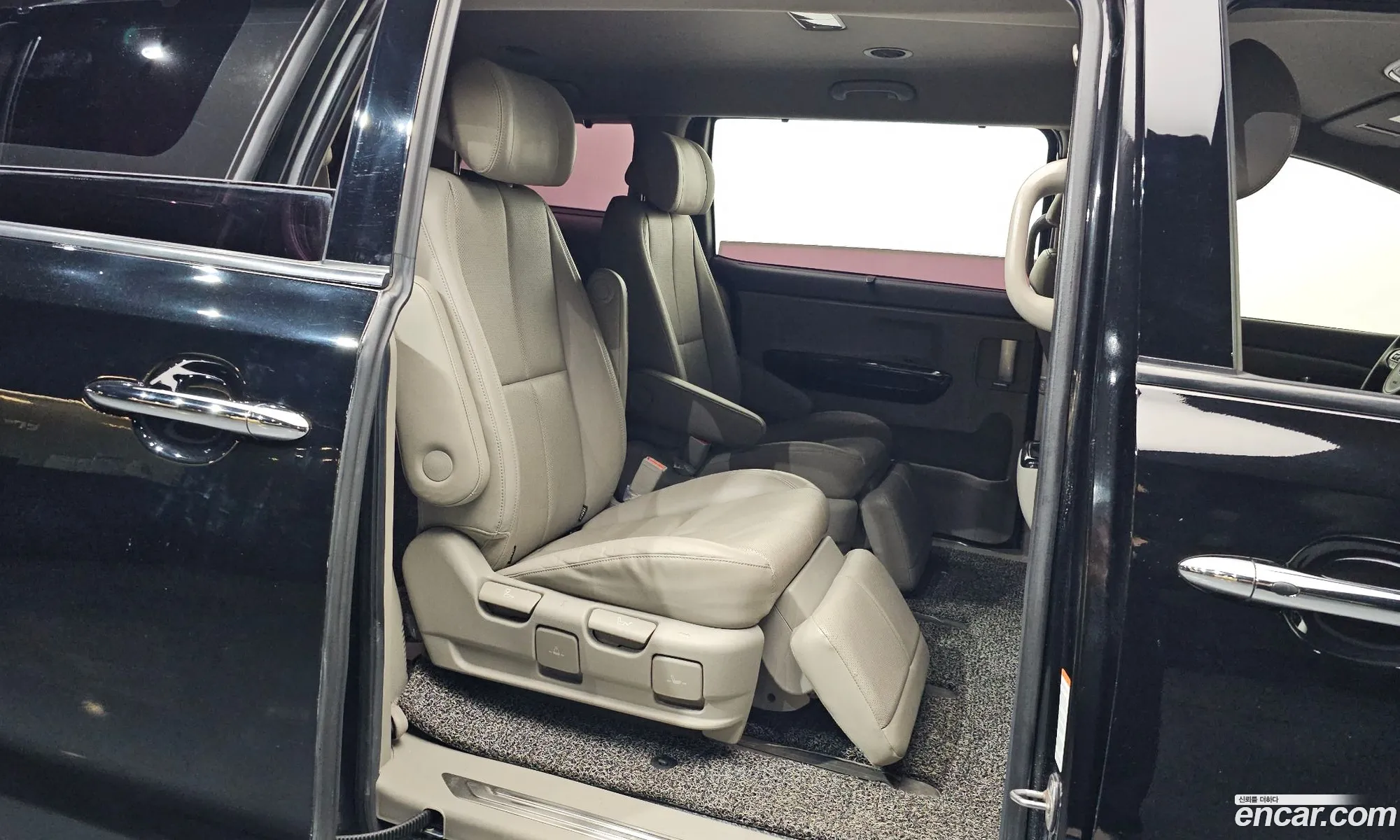 Kia Carnival 2017 — 4