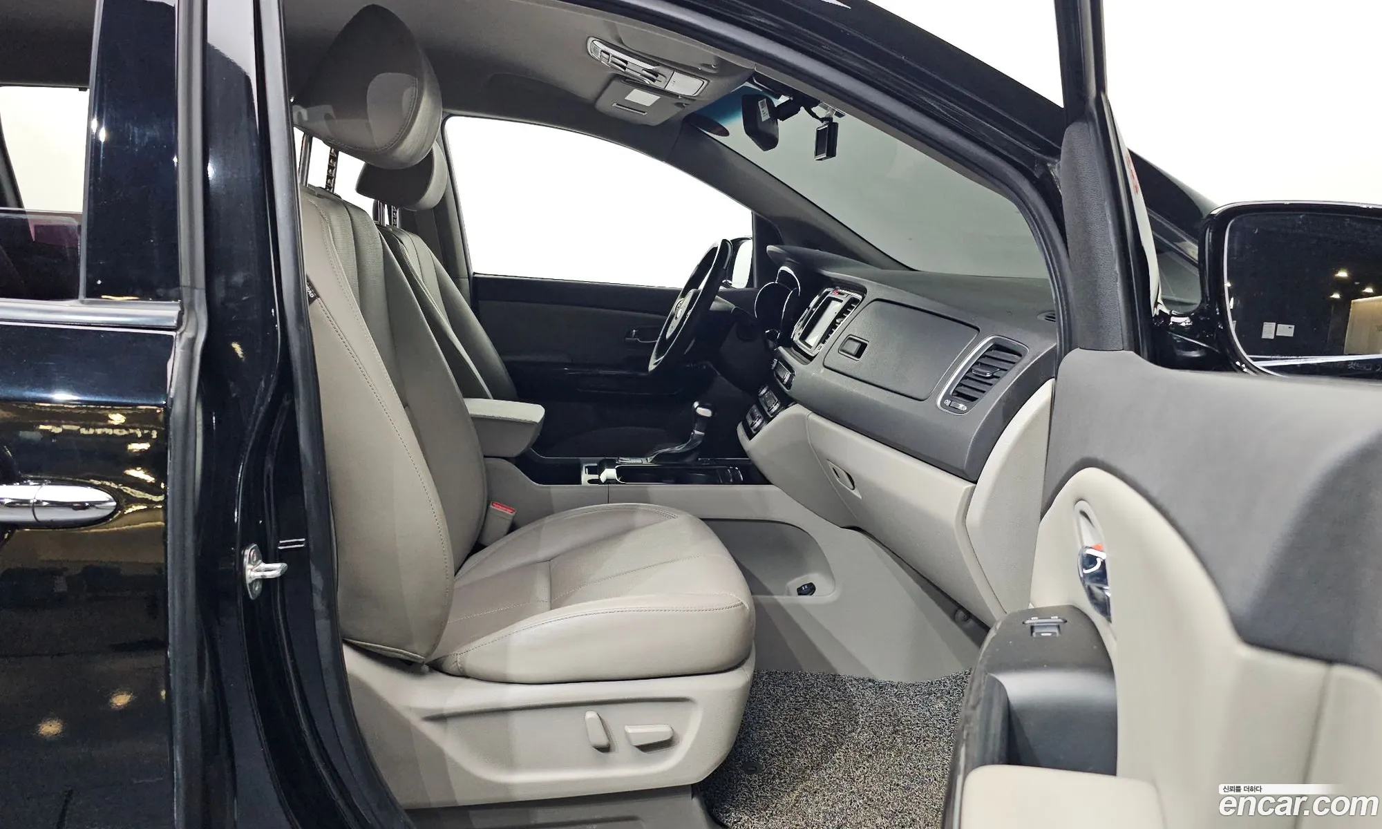 Kia Carnival 2017 — 14