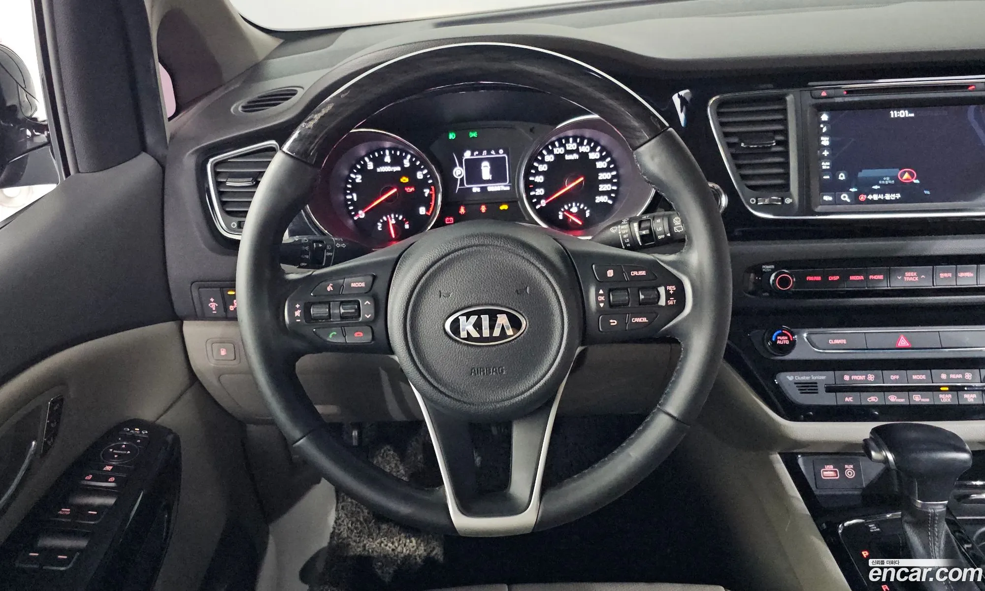 Kia Carnival 2017 — 11