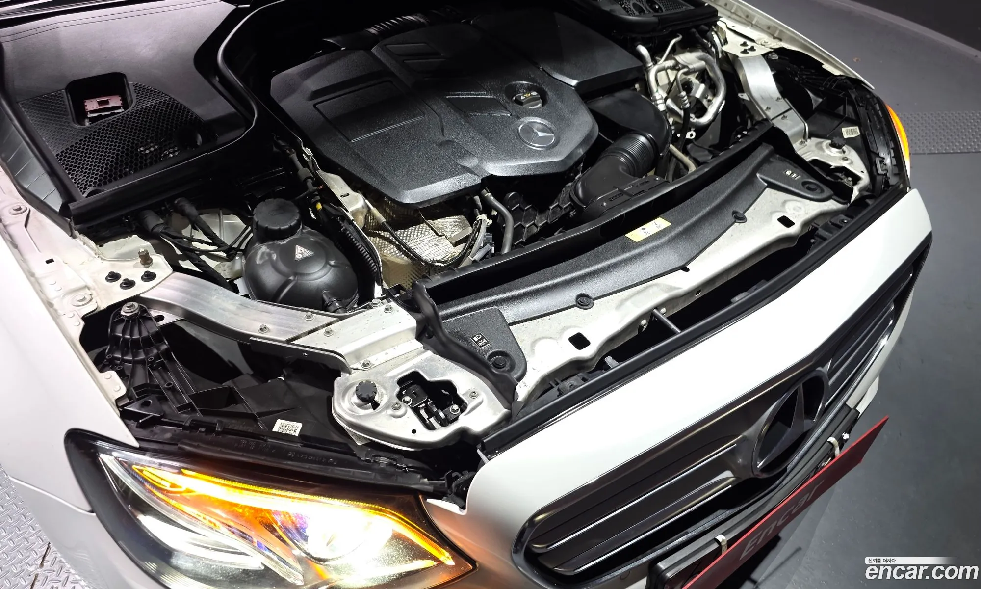 Mercedes-Benz E-Class W213 2017 WDDZF0FB3HA195702 — 12