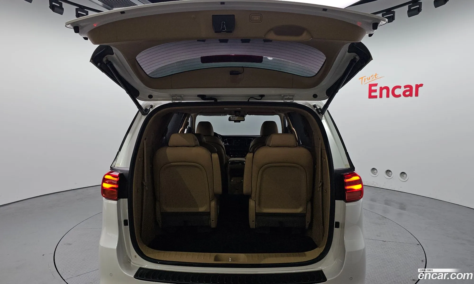 Kia Carnival 2018 — 13