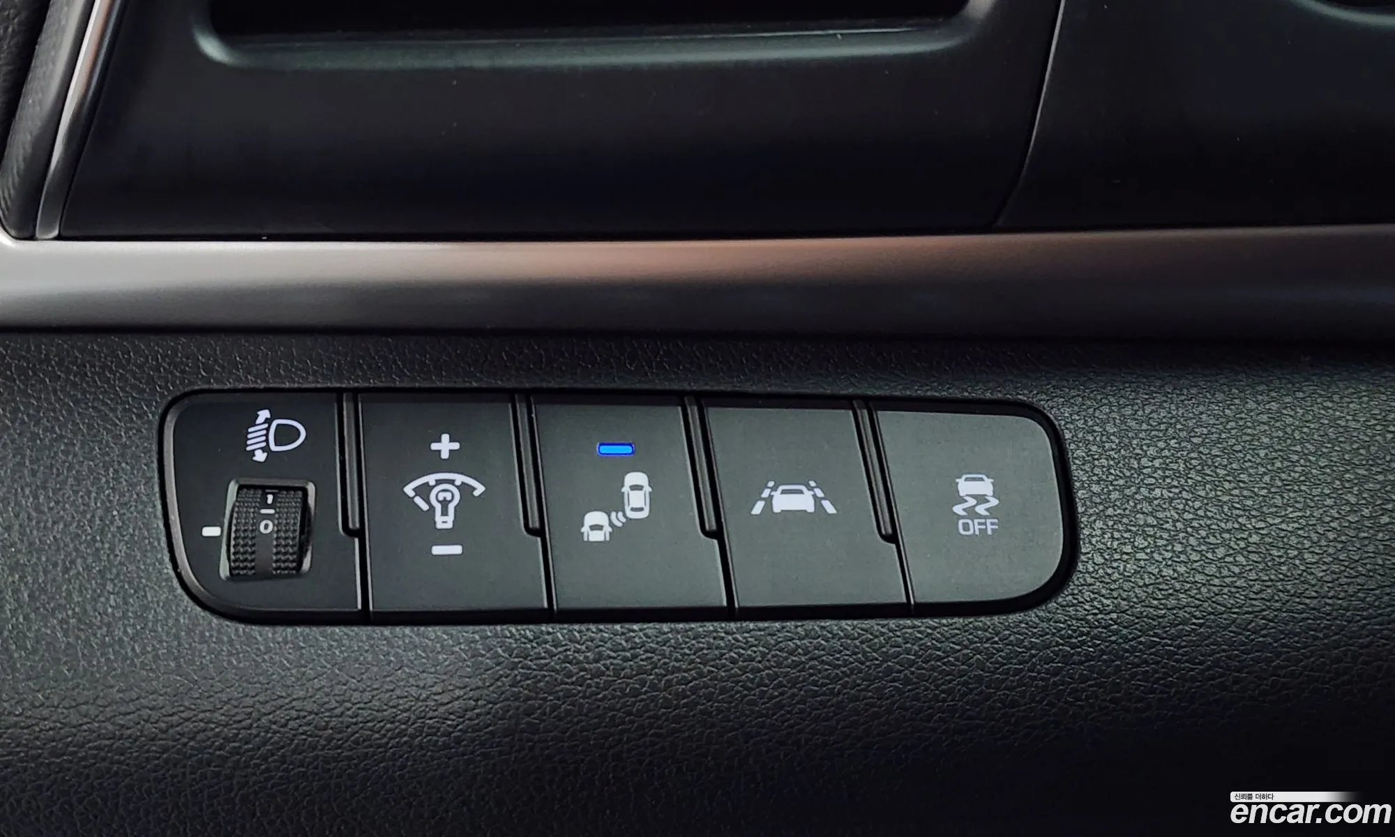 Hyundai Elantra AD 2020 — 8