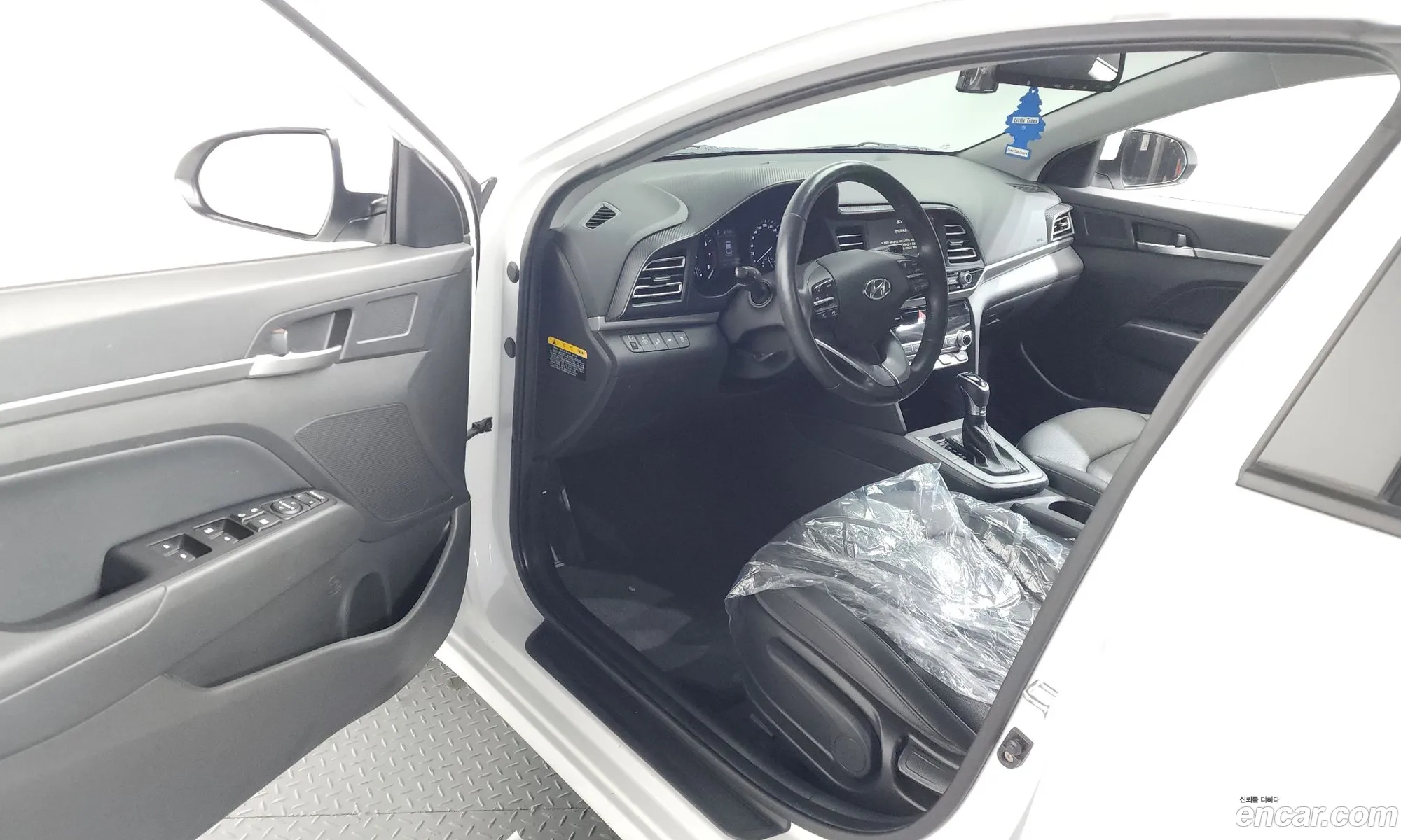 Hyundai Elantra AD 2020 — 11