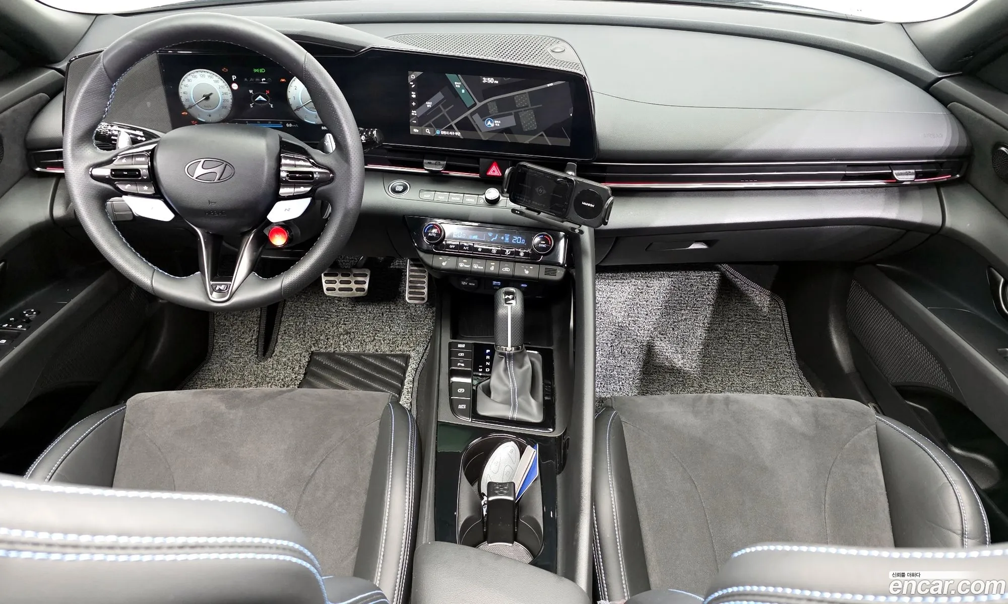 Hyundai Elantra 2025 — 7
