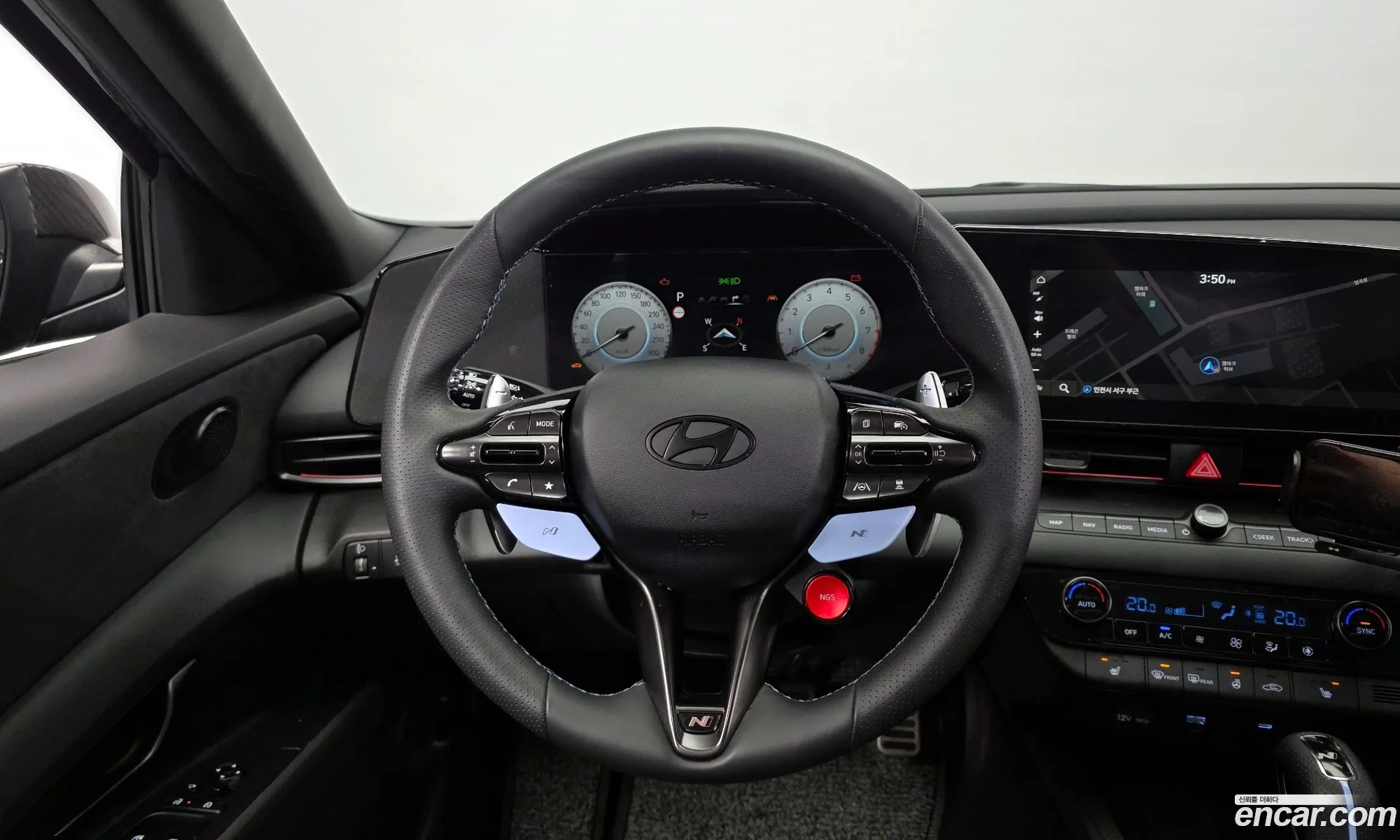 Hyundai Elantra 2025 — 14