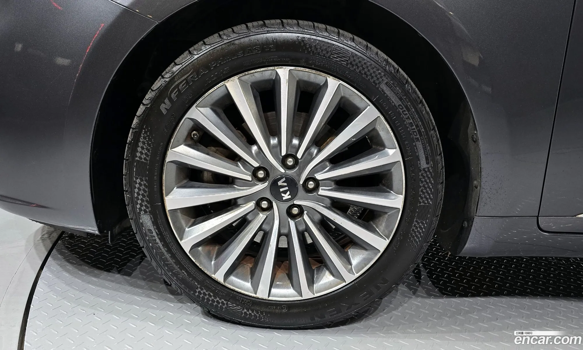 Kia K7 2016 — 18