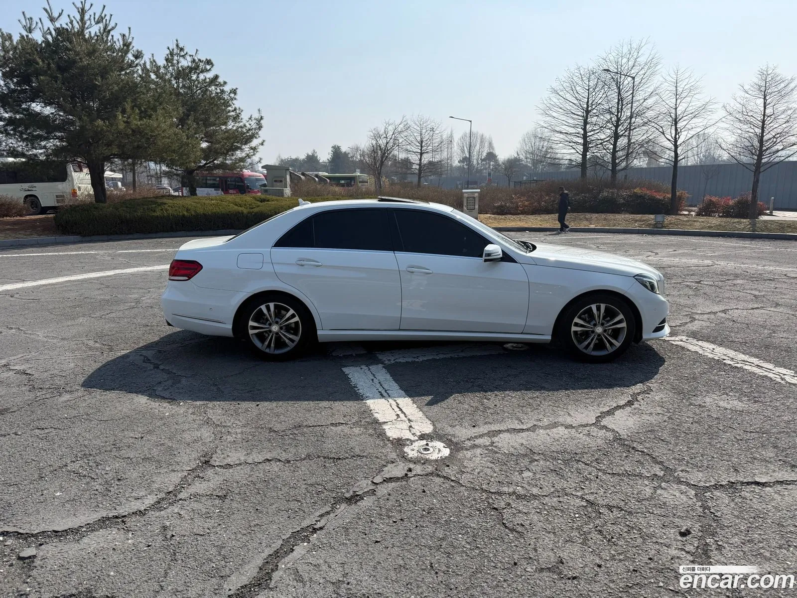Mercedes-Benz E-Class W212 2014 — 16