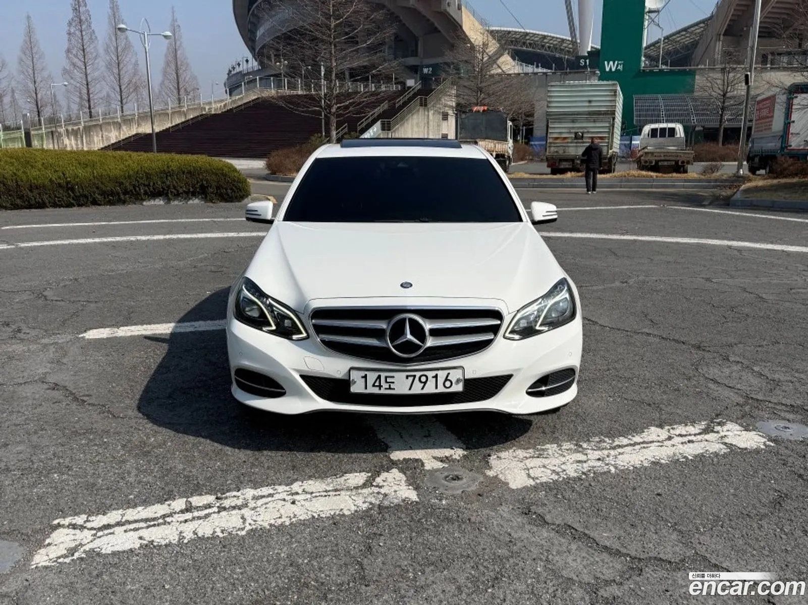 Mercedes-Benz E-Class W212 2014 — 15