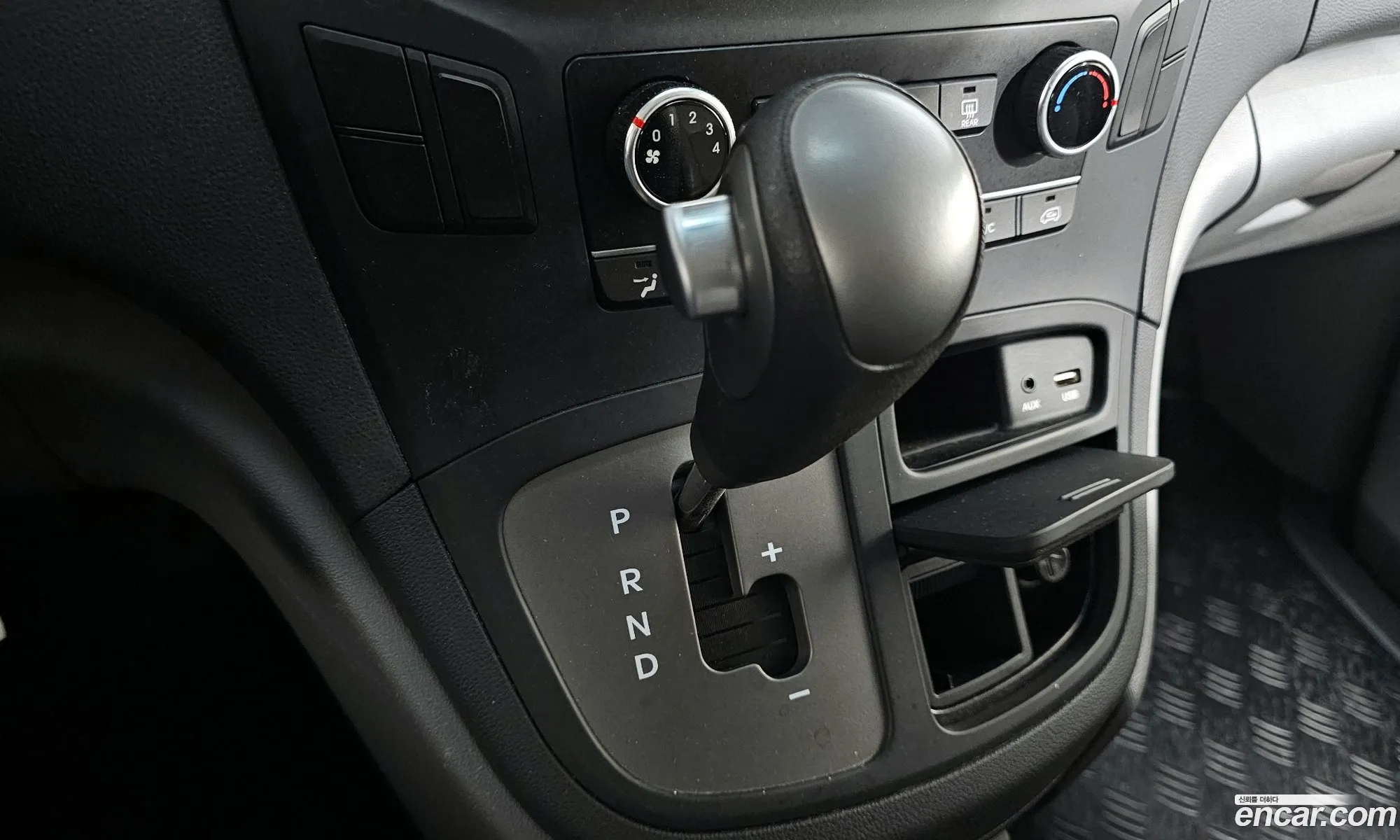 Hyundai Grand Starex 2020 — 12