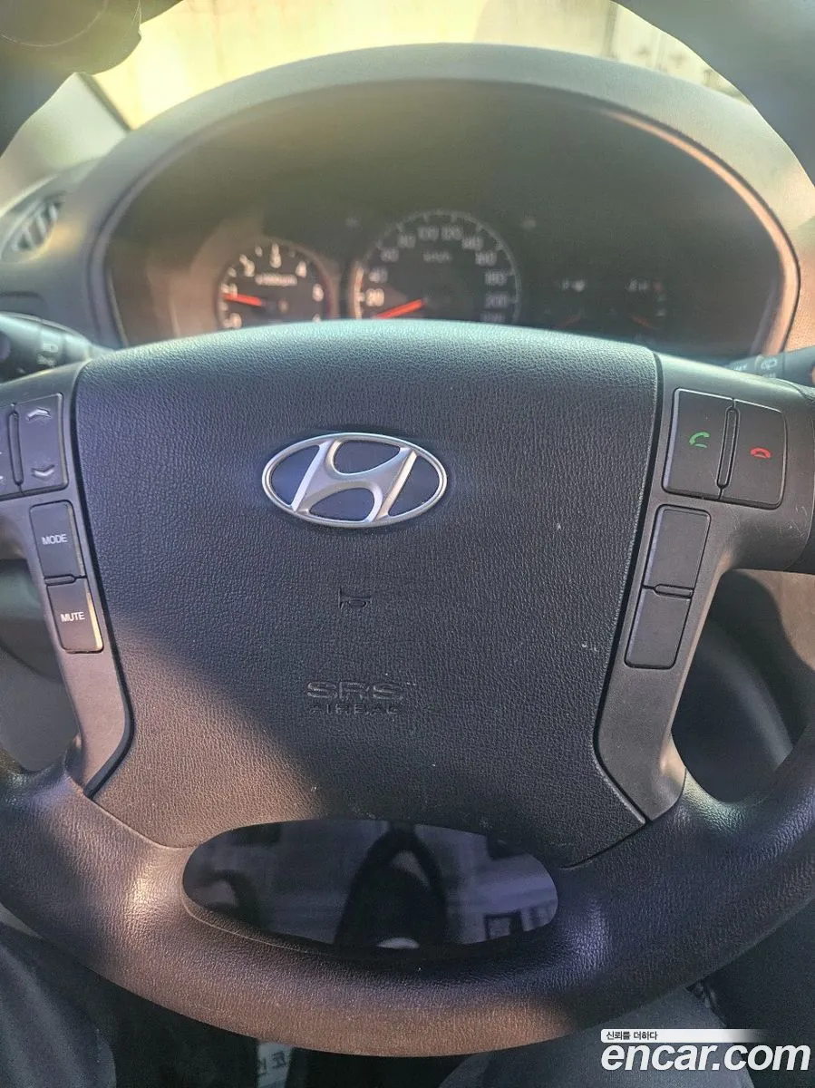 Hyundai Grand Starex 2012 — 18