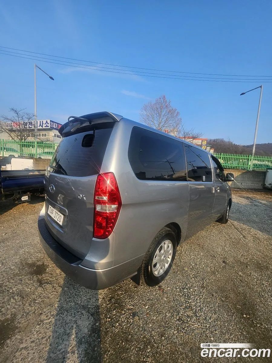 Hyundai Grand Starex 2012 — 17