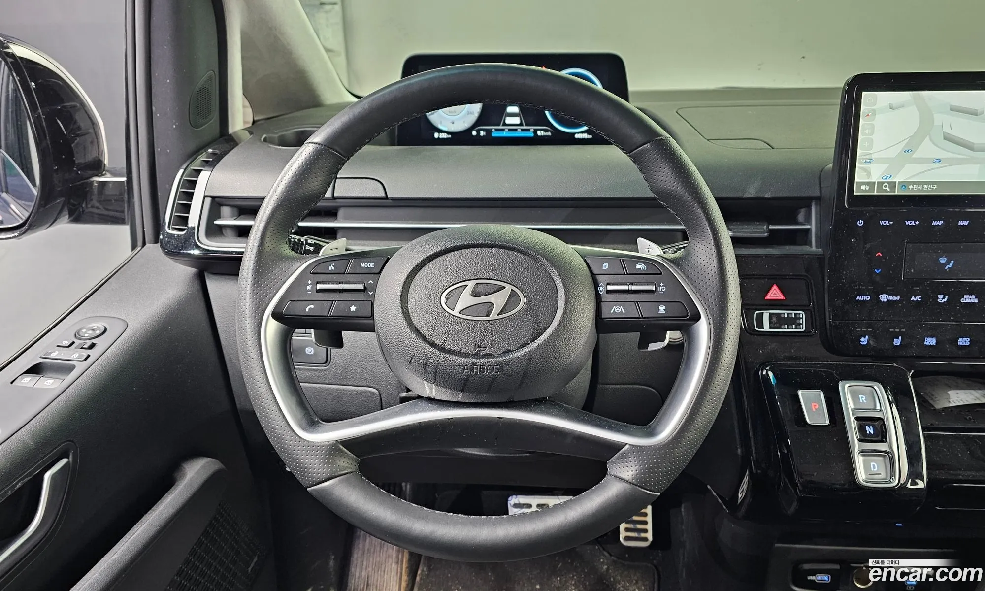 Hyundai Staria 2024 — 17