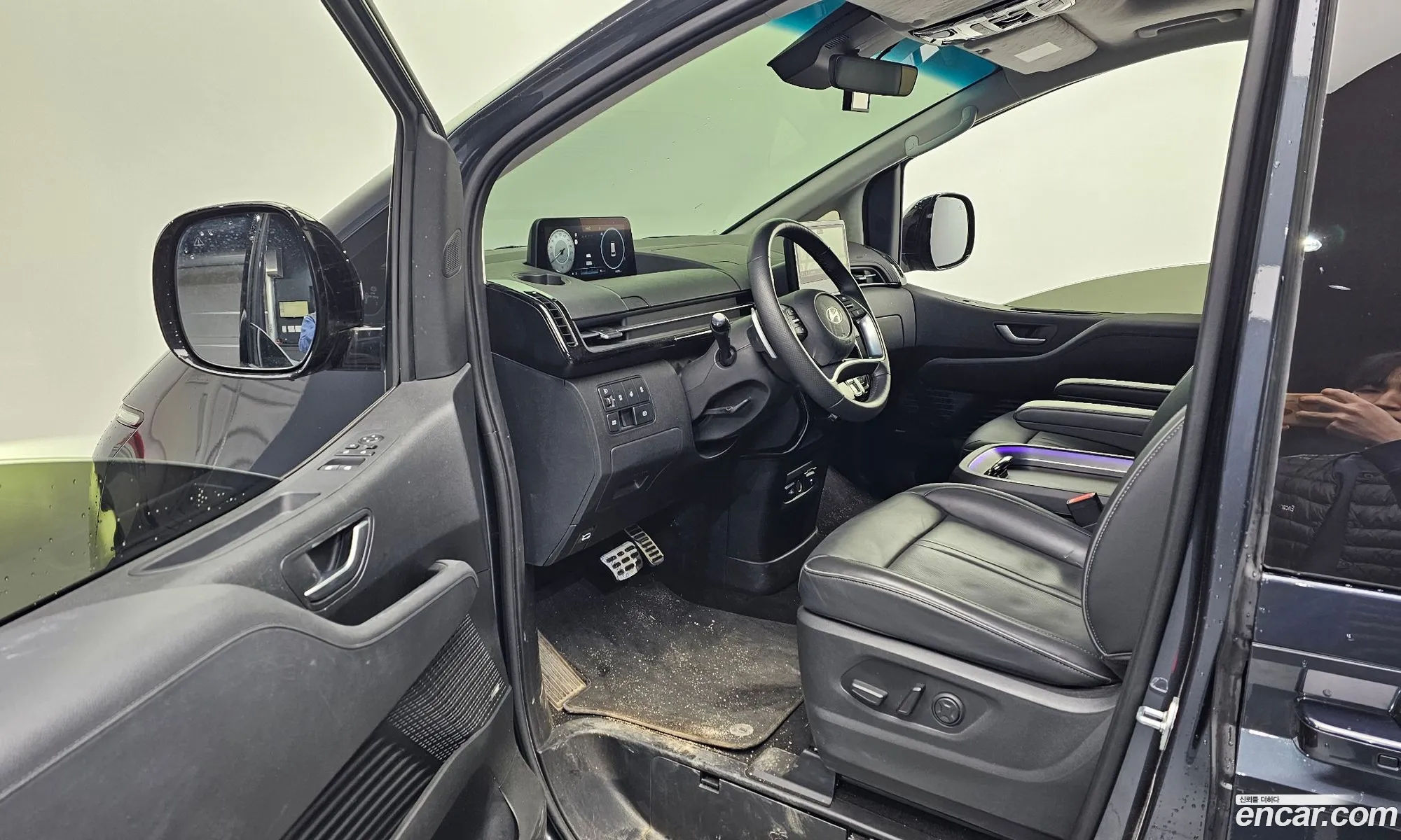 Hyundai Staria 2024 — 7