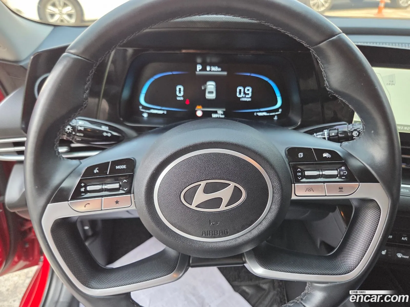 Hyundai Elantra 2023 — 3