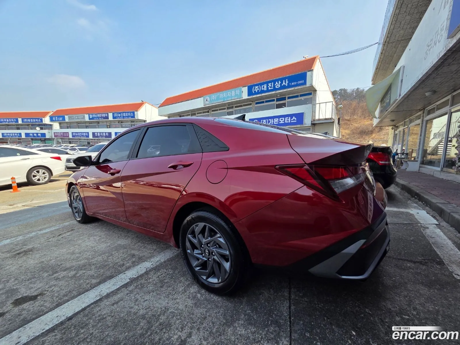 Hyundai Elantra 2023 — 12