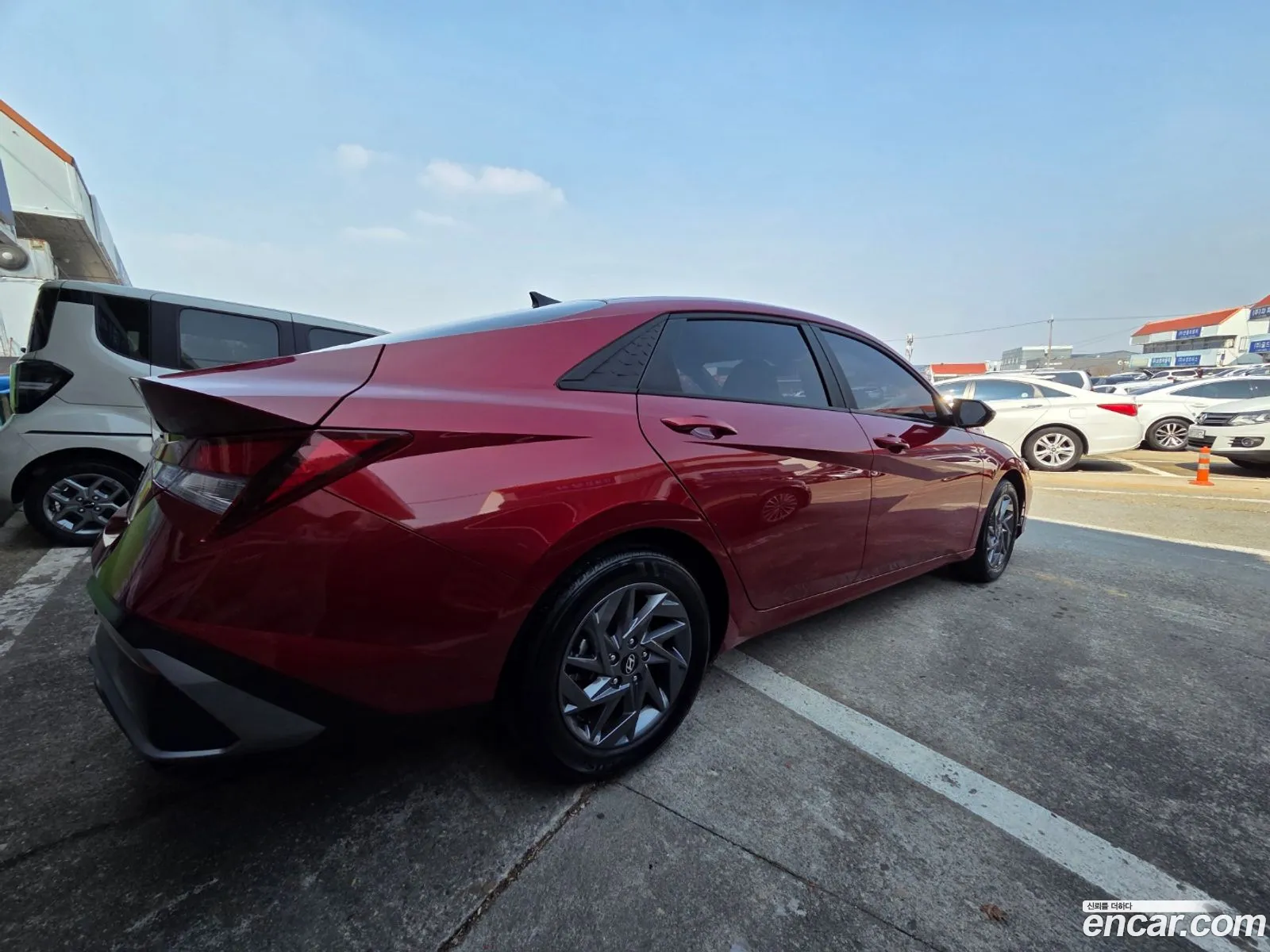 Hyundai Elantra 2023 — 13