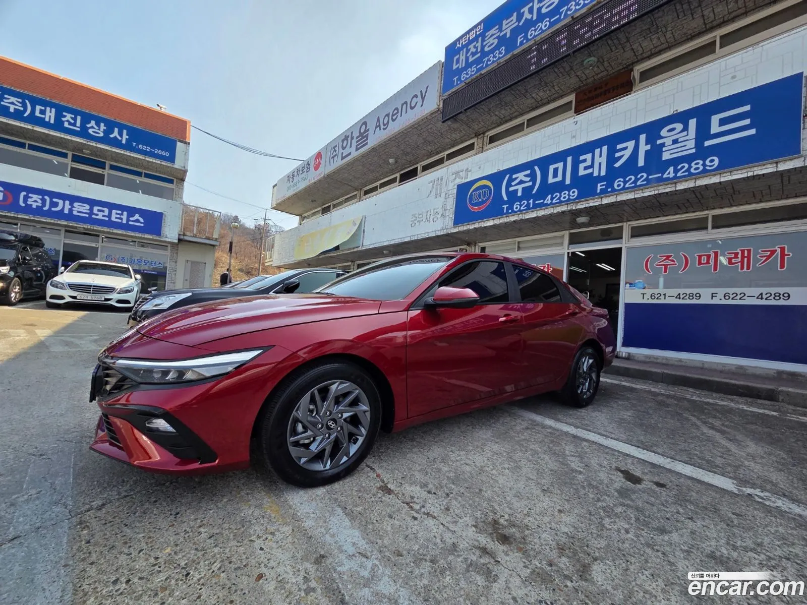 Hyundai Elantra 2023 — 5