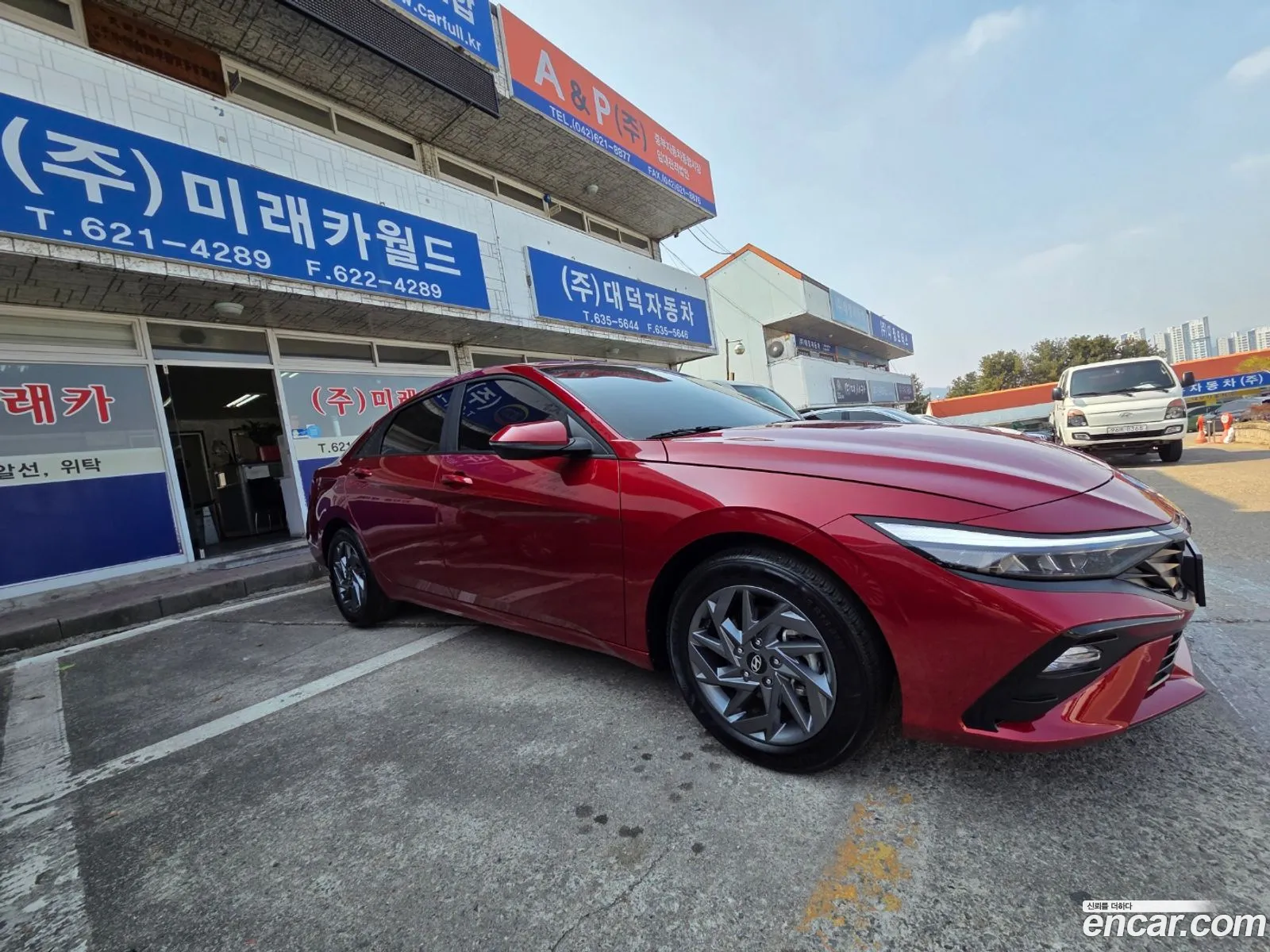 Hyundai Elantra 2023 — 4
