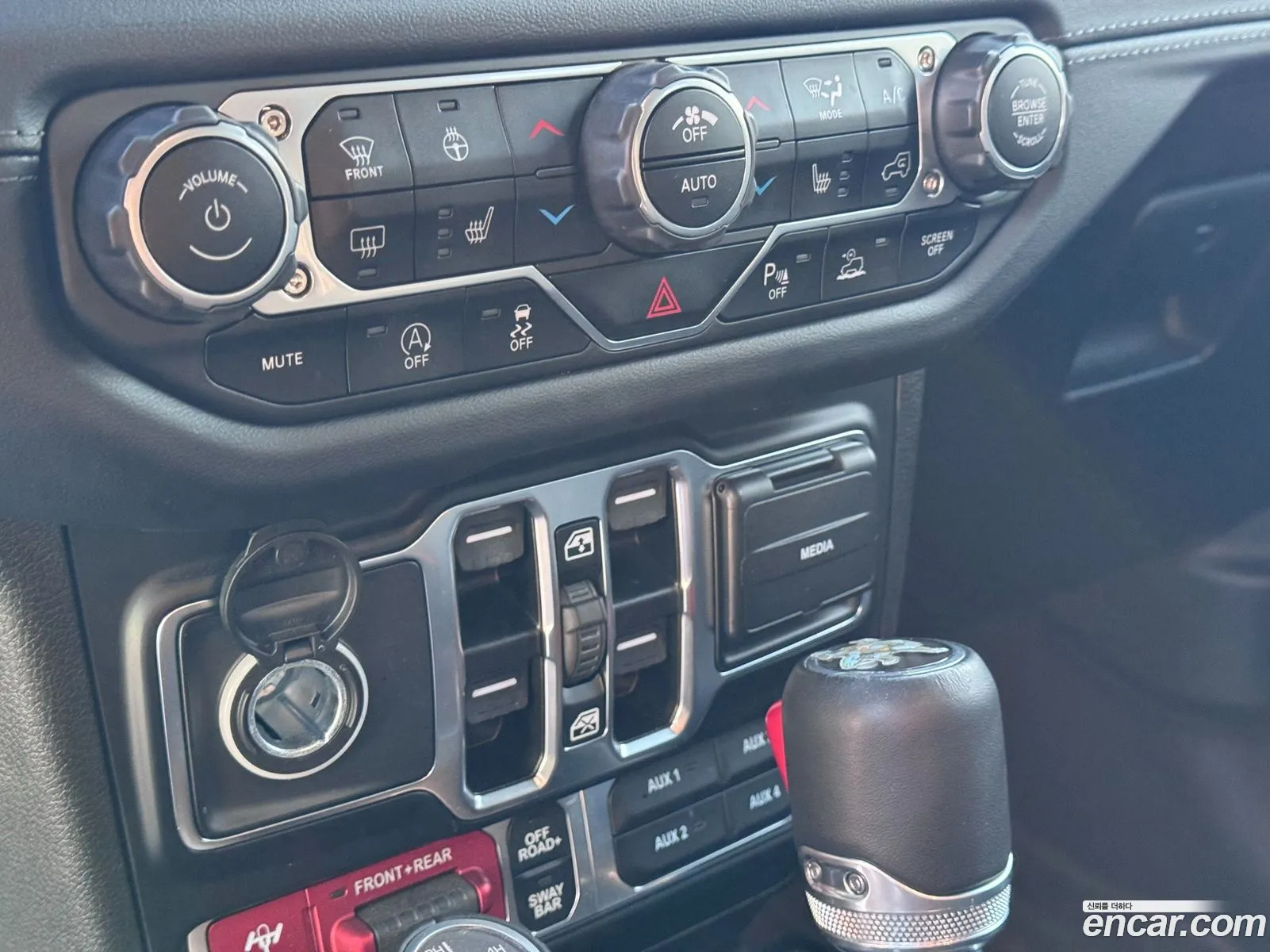 Jeep Wrangler 2024 — 11
