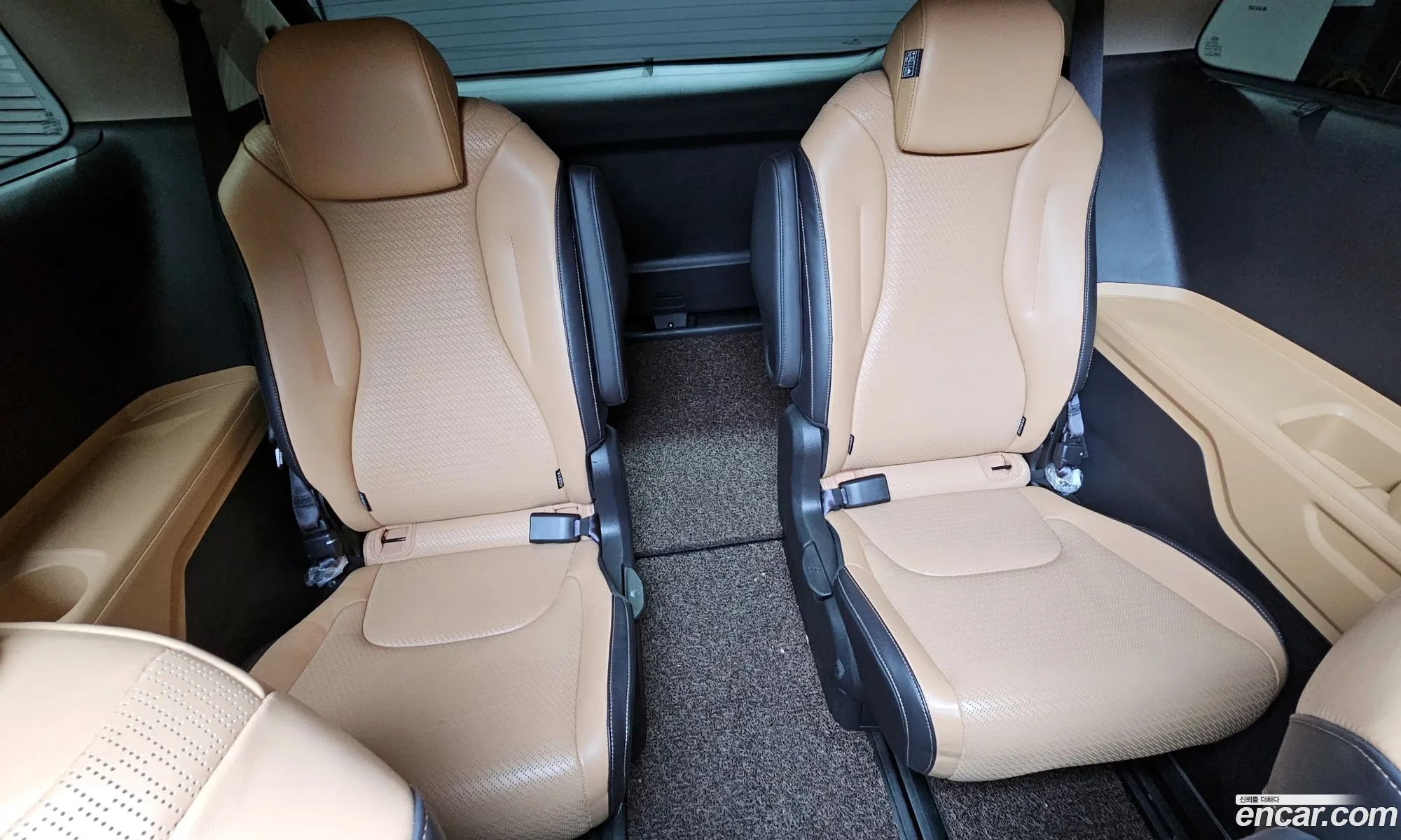 Kia Carnival 2020 KNANE81BBMS020376 — 9