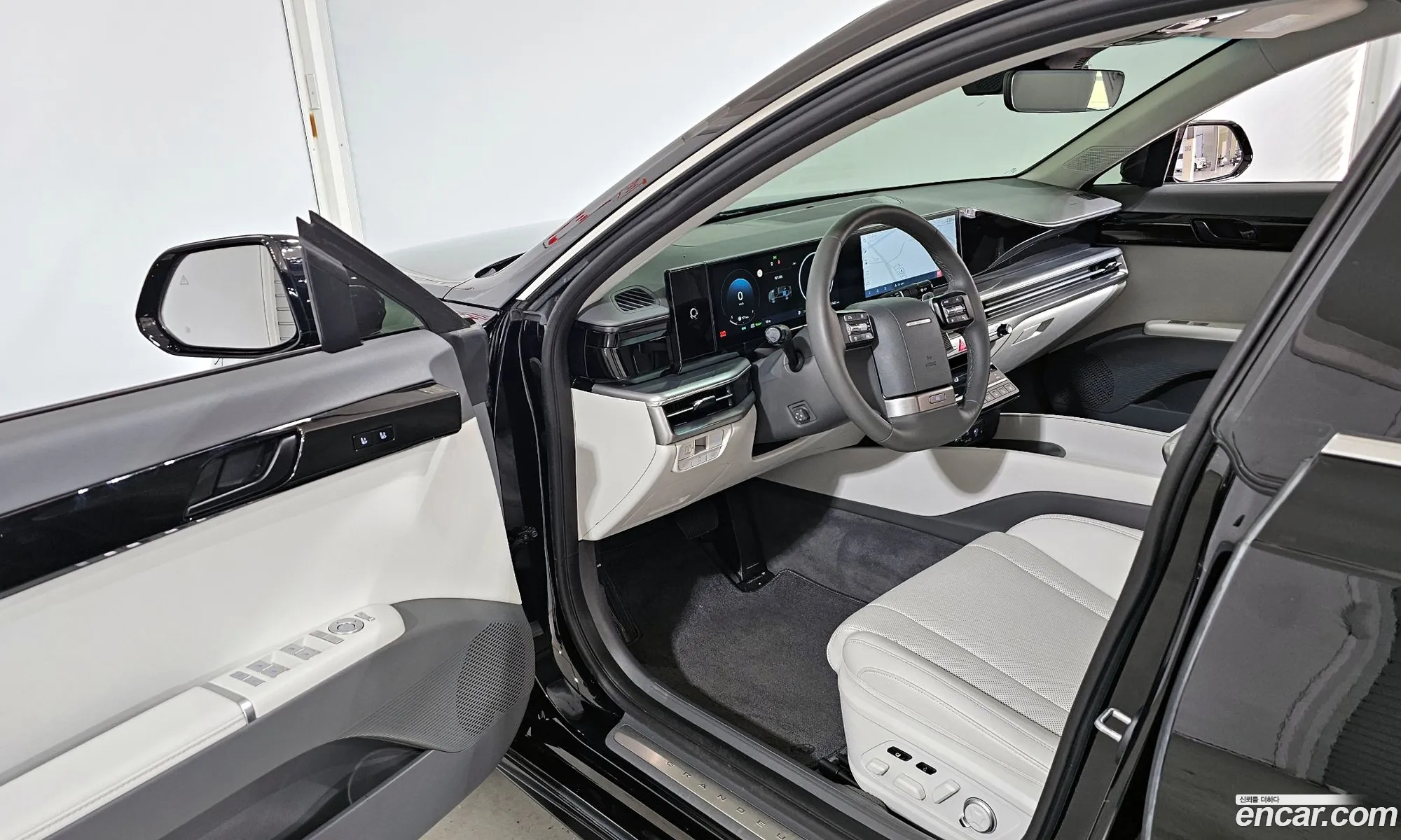 Hyundai Grandeur Hybrid 2025 — 17