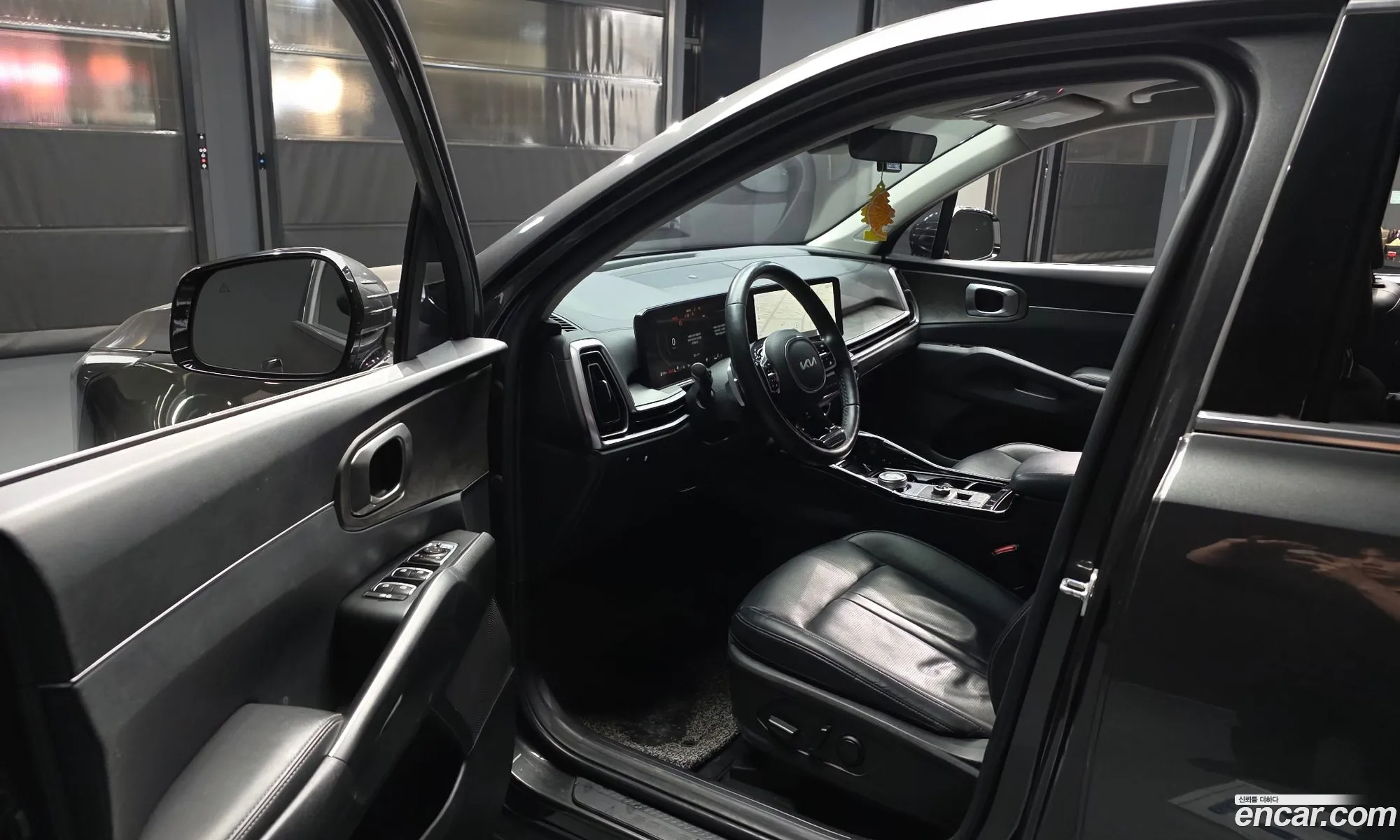 Kia Sorento 2023 KNARG81BHRA246969 — 18