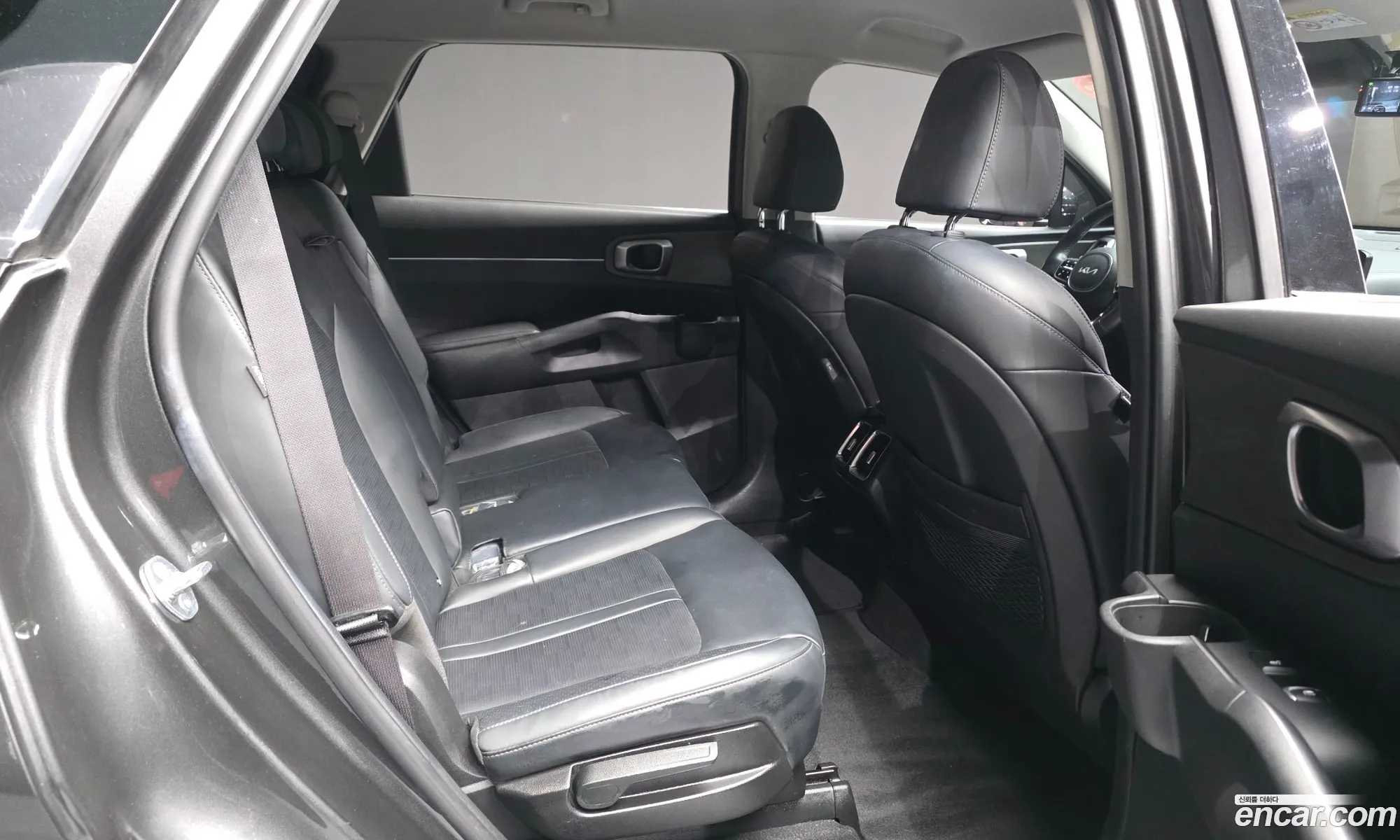 Kia Sorento 2023 KNARG81BHRA246969 — 3