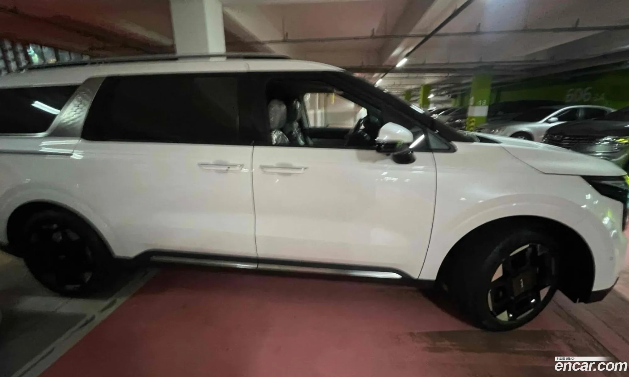 Kia Carnival 2025 — 2