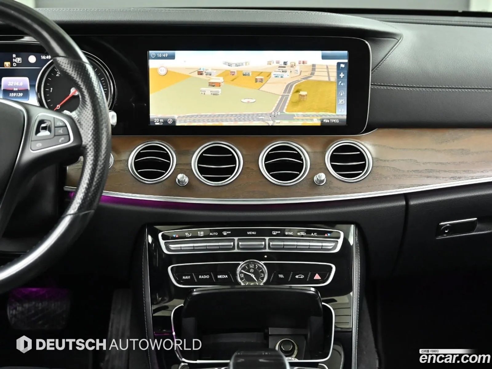 Mercedes-Benz E-Class W213 2017 — 19