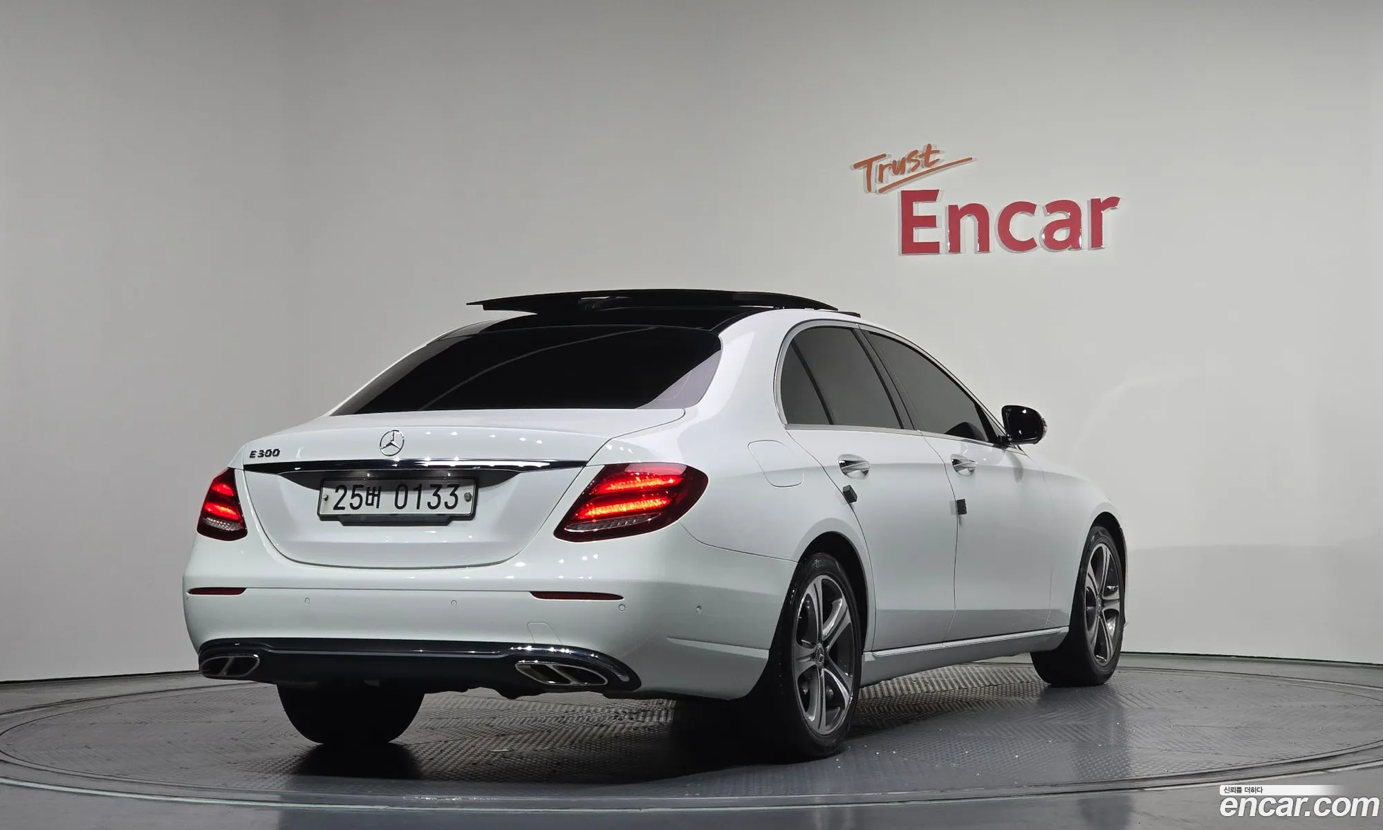 Mercedes-Benz E-Class W213 2016 WDDZF4JB0HA114427 — 13