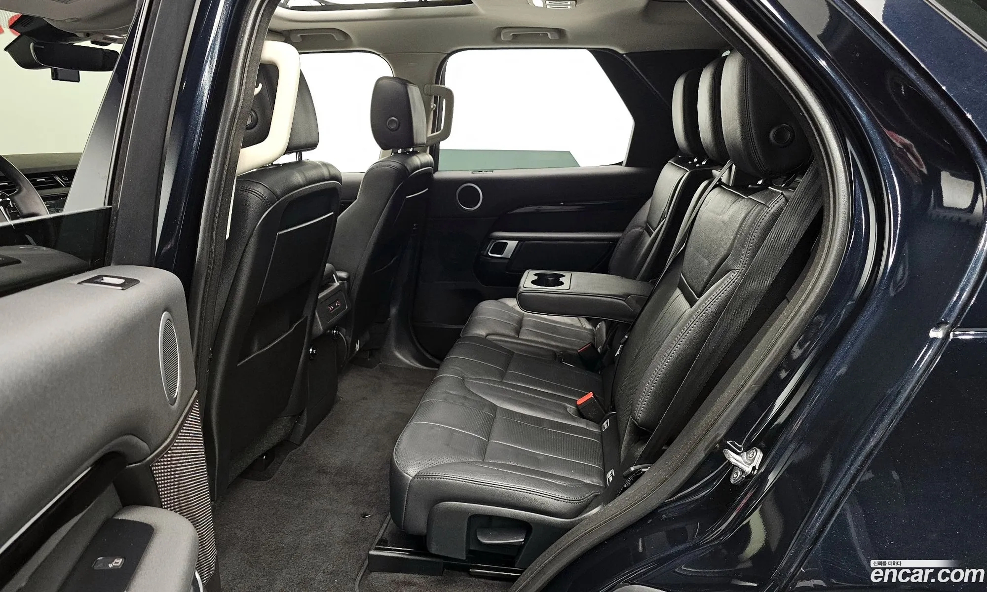 Land Rover Discovery 5 2019 — 12