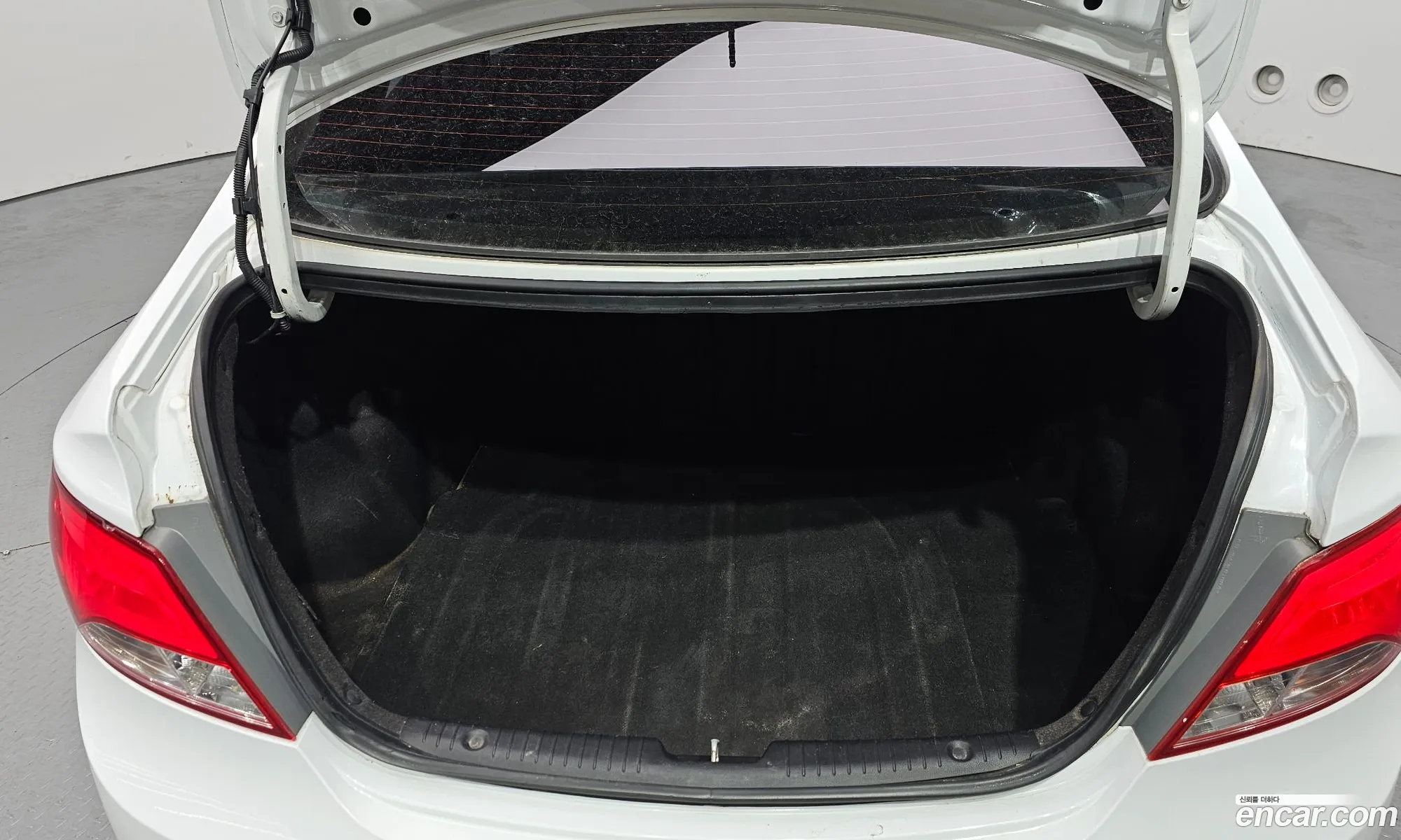 Hyundai Accent 2016 — 17