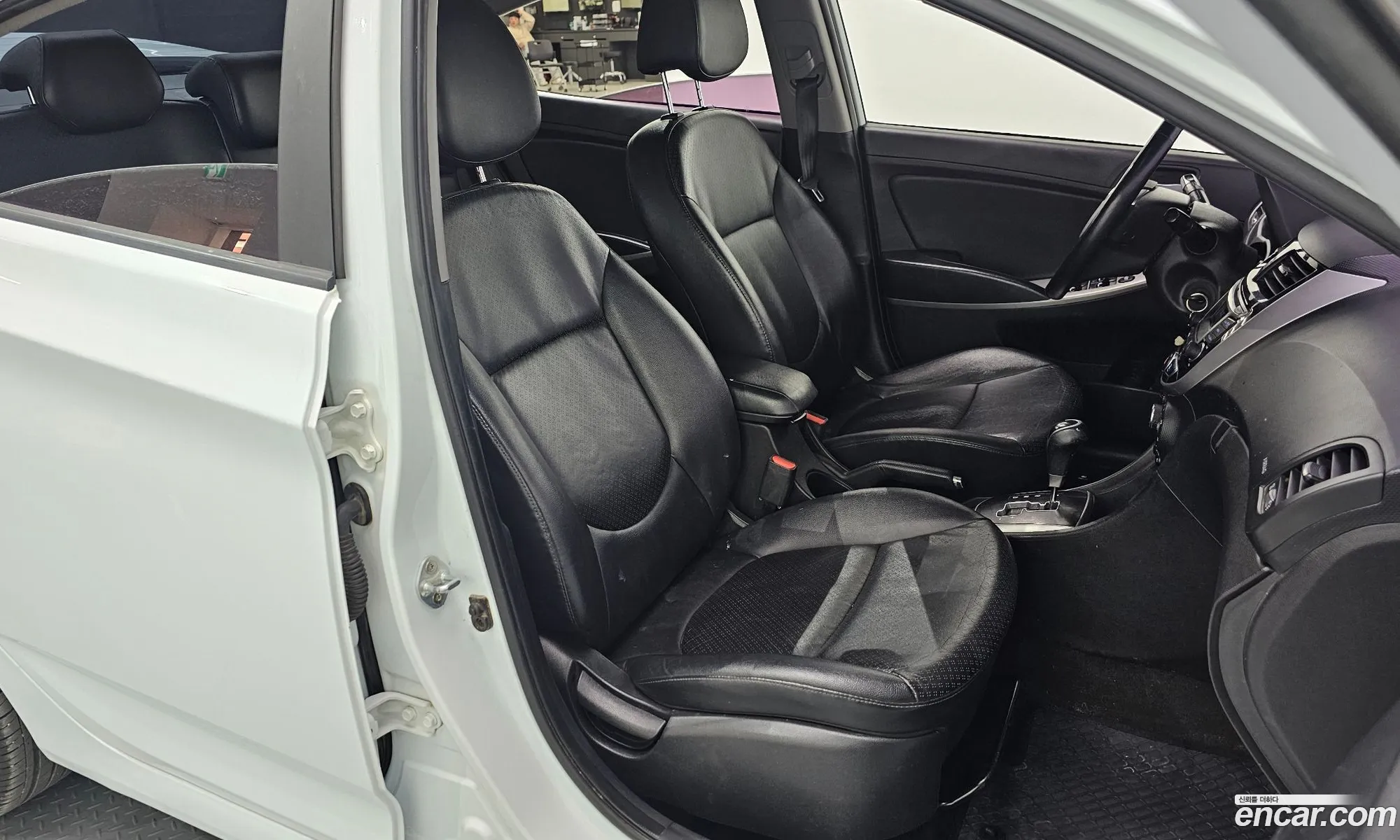 Hyundai Accent 2016 — 10