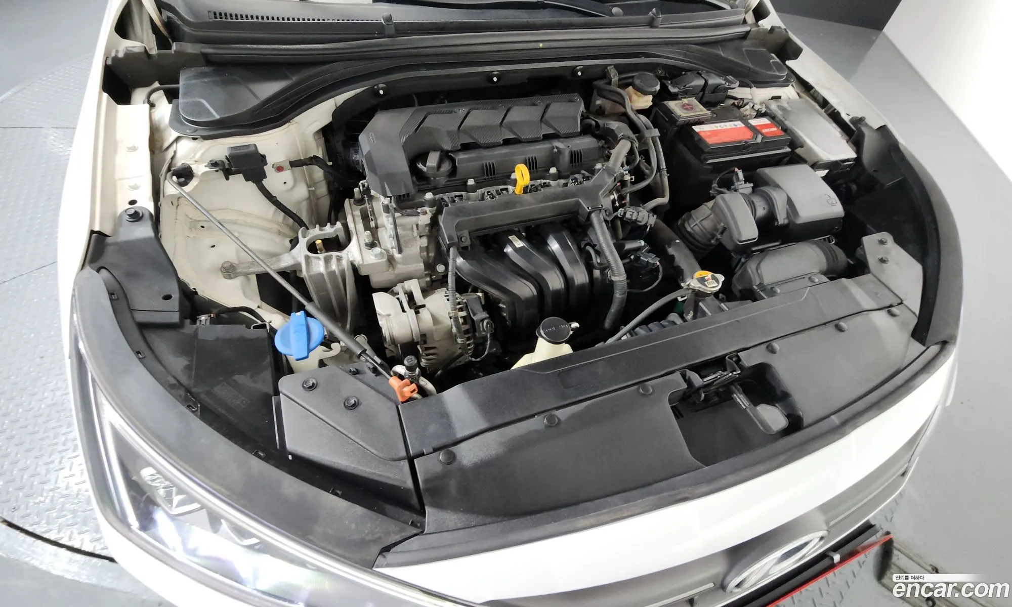 Hyundai Elantra AD 2020 — 17