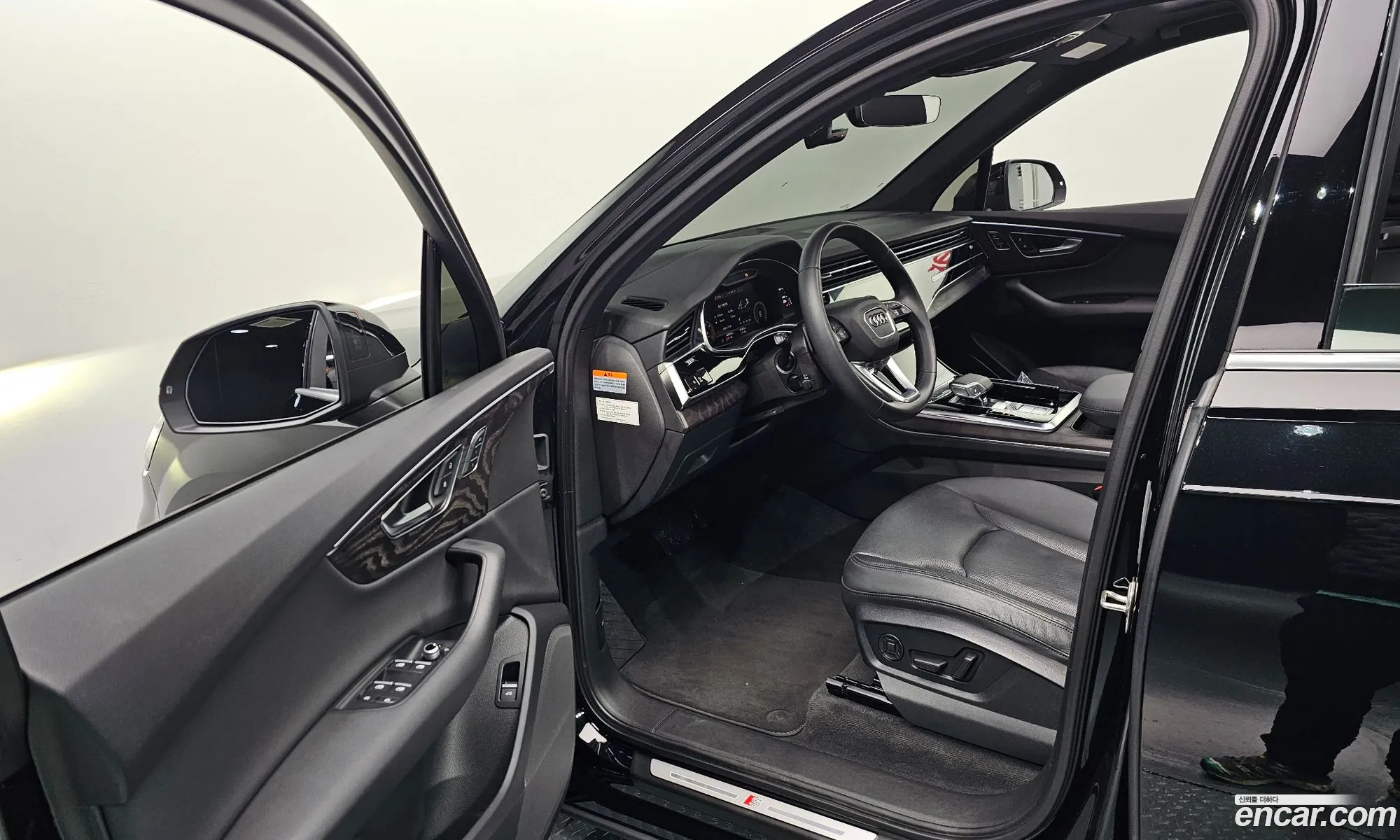 Audi Q7 2022 WAUZZZ4M2ND023856 — 4