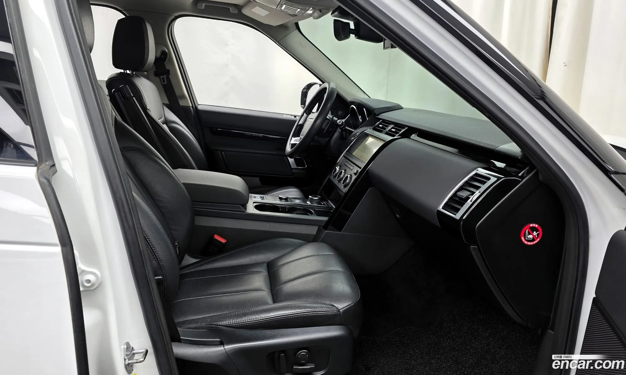Land Rover Discovery 5 2019 — 18