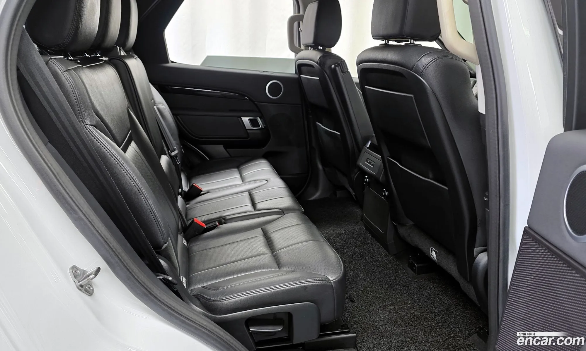 Land Rover Discovery 5 2019 — 19
