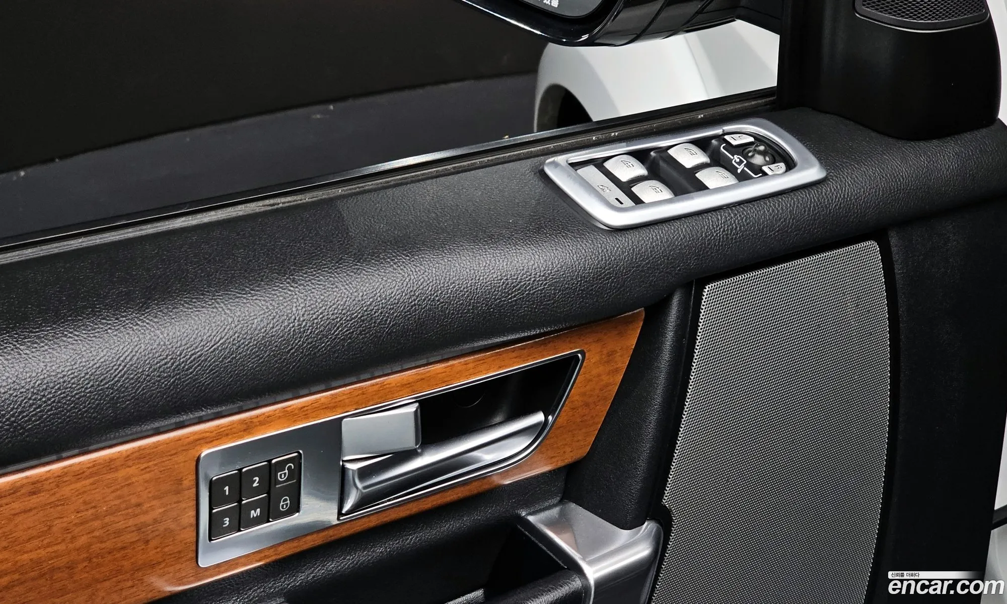 Land Rover Discovery 4 2015 SALLAAAG6FA767919 — 2
