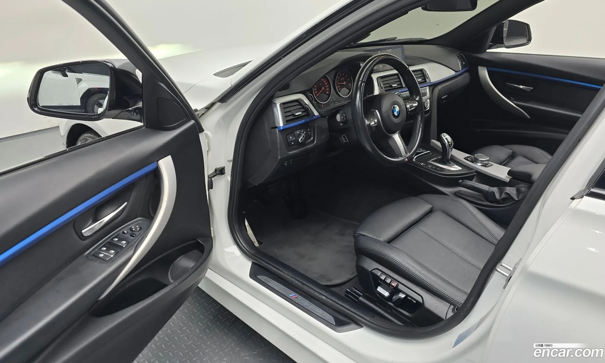 BMW 3 Series 2018 WBA8A9105JAE91017 — 3