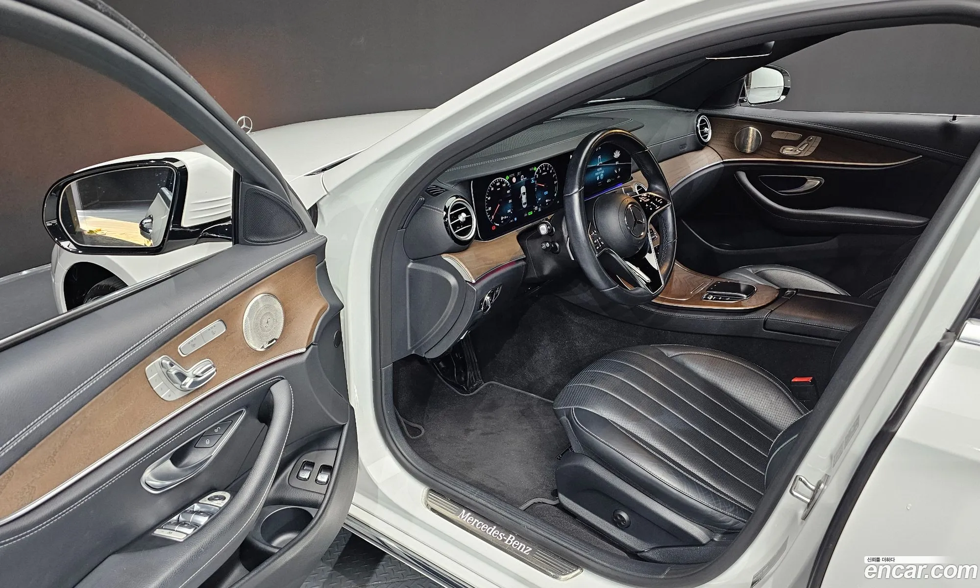 Mercedes-Benz E-Class W213 2022 — 18