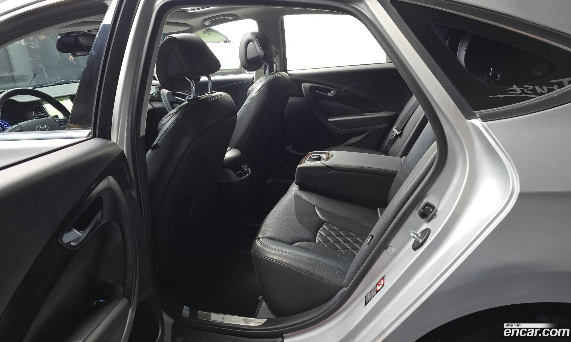 Hyundai Aslan 2015 — 17