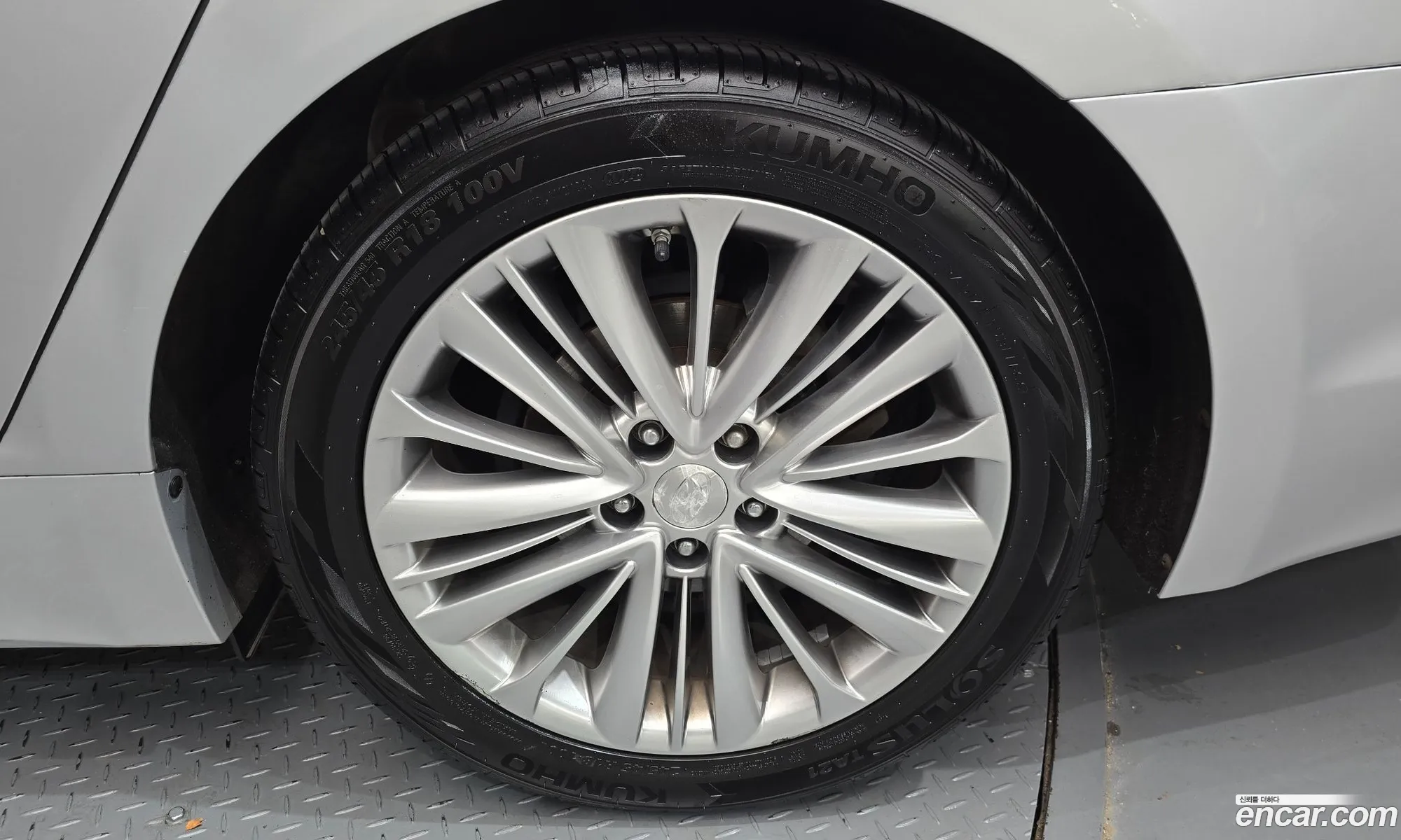 Hyundai Aslan 2015 — 10