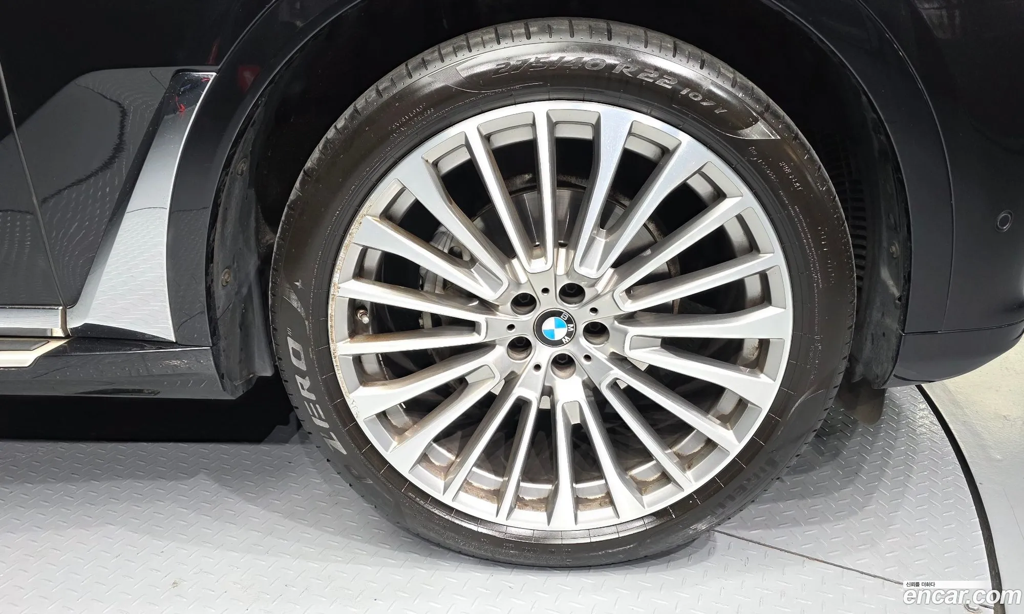 BMW X7 2020 — 16