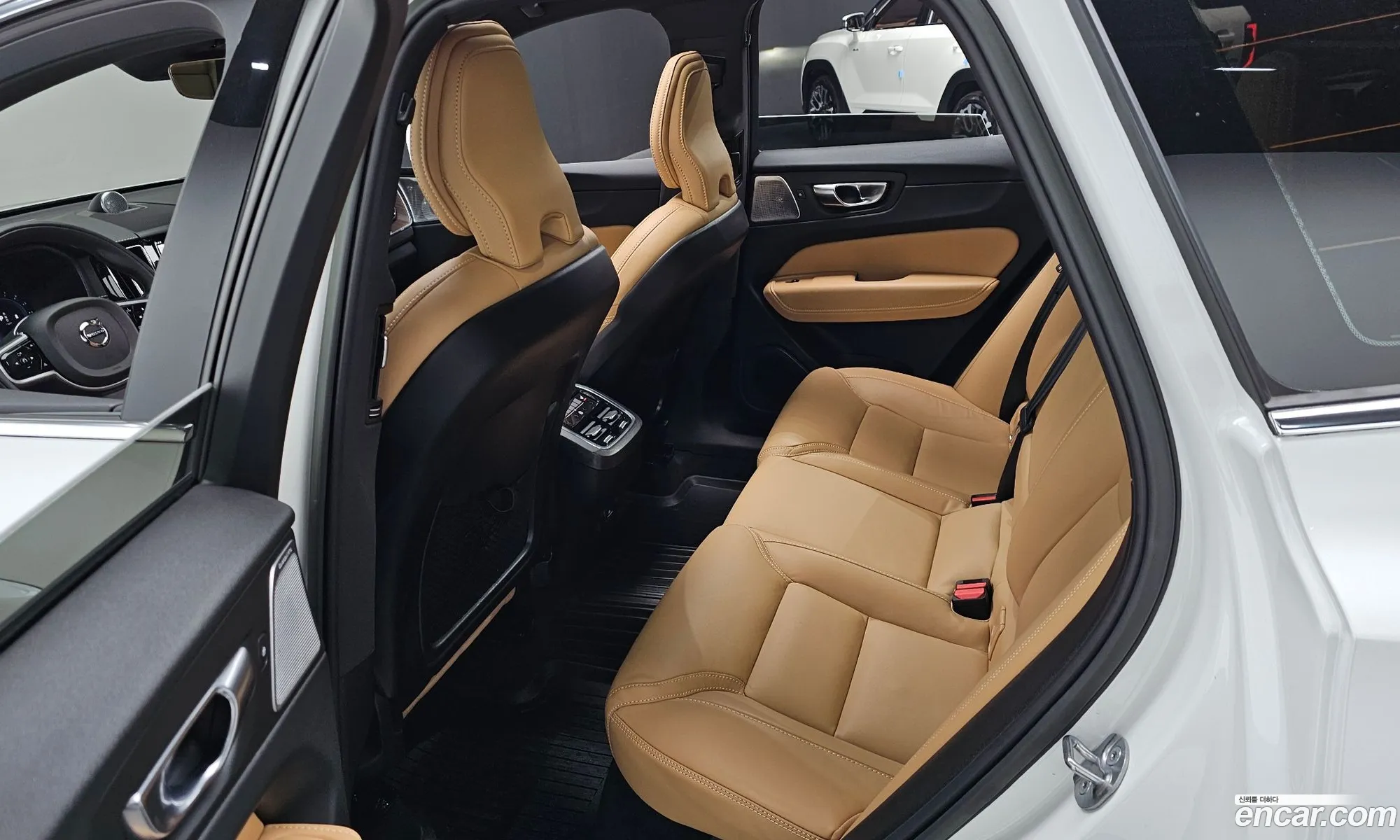 Volvo XC60 2022 YV1UZ062CN1075318 — 2
